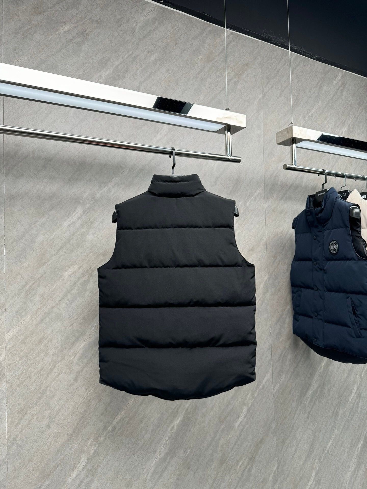 Canada Goose Freestyle Bodywarmer Black Logo - Image 3