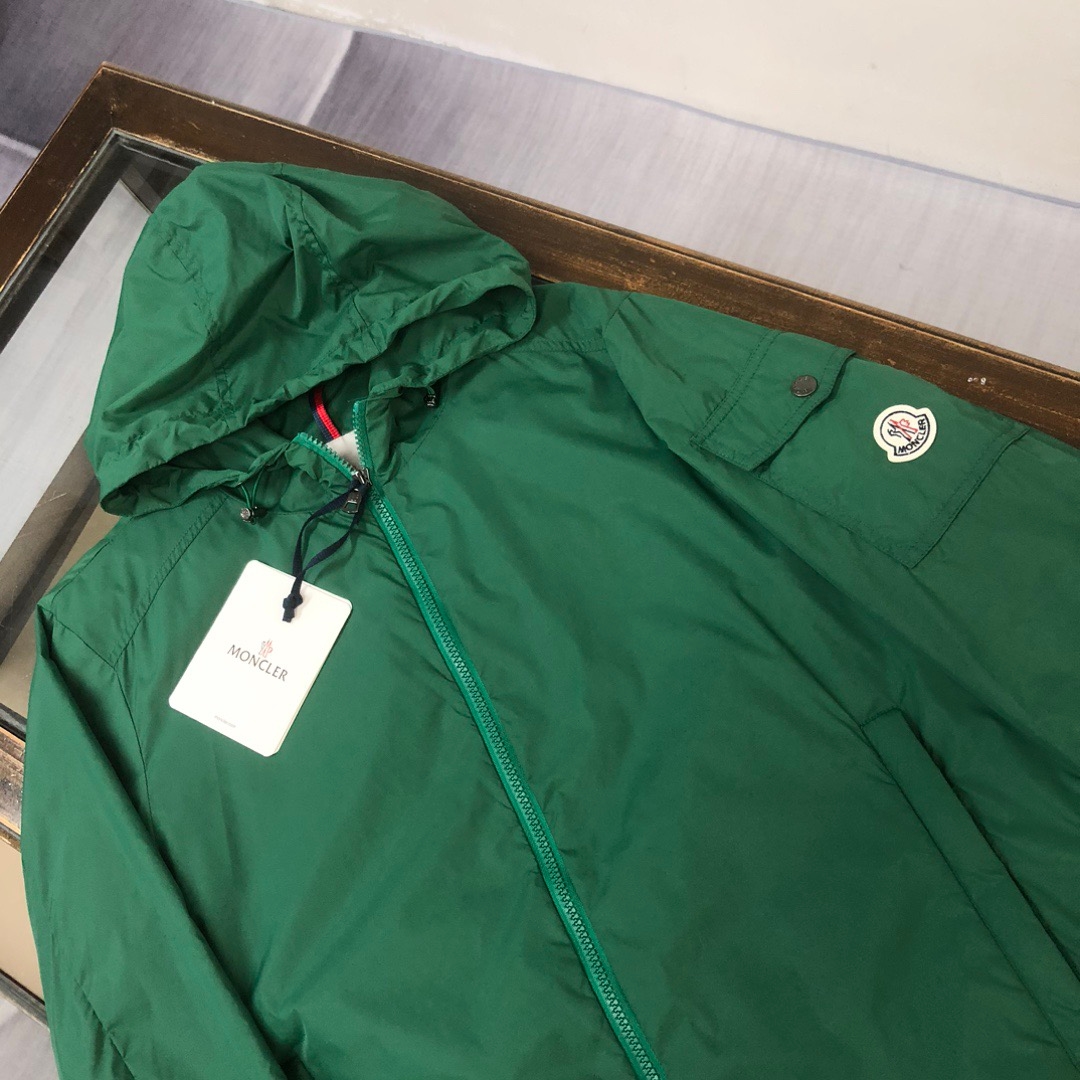 Moncler Etiache Hooded Rain Jacket Green - Image 2