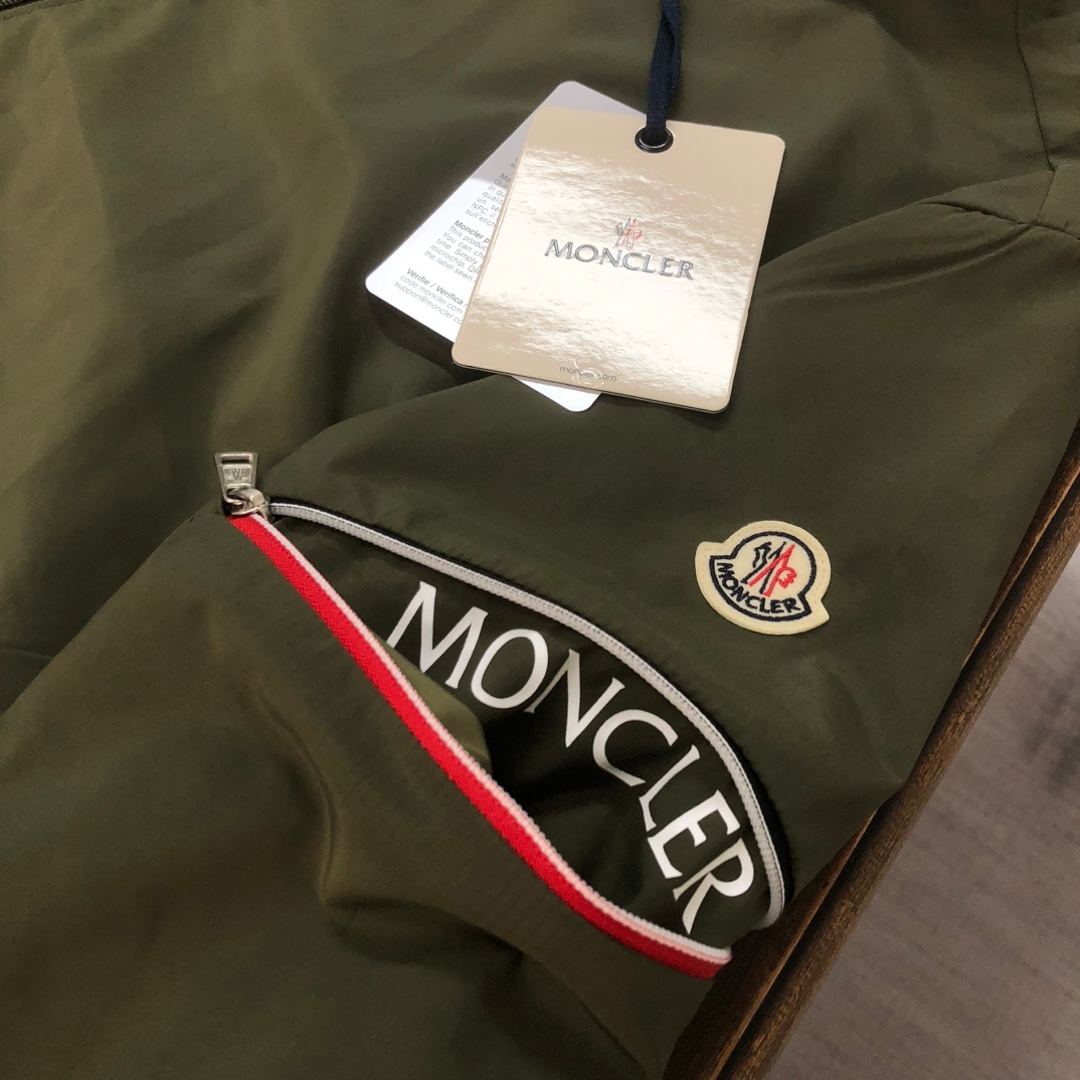 Moncler ruinette giubbotto Jacket Khaki Green - Image 2