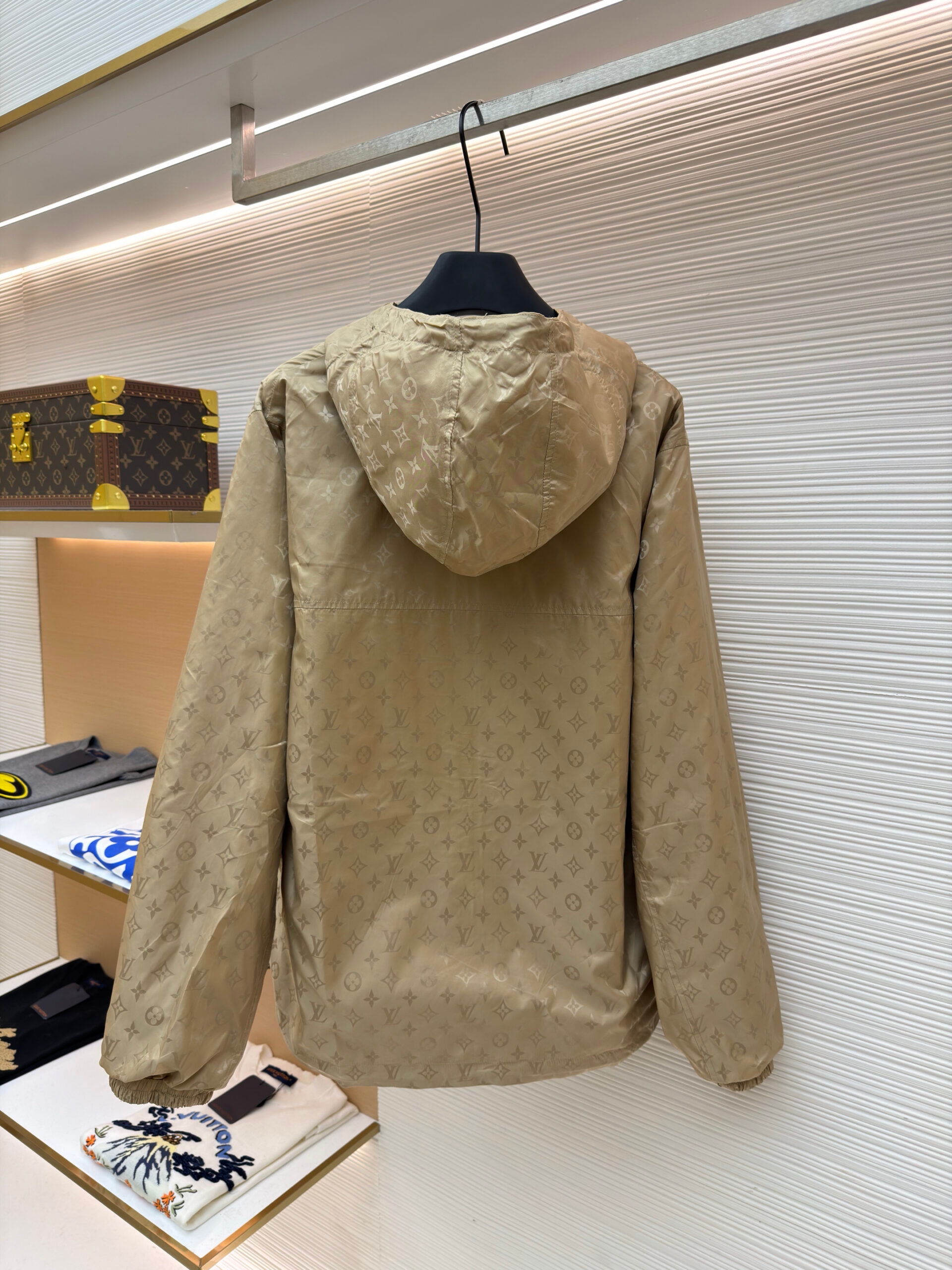 Louis Vuitton Reversible Monogram Jacket Beige - Image 4