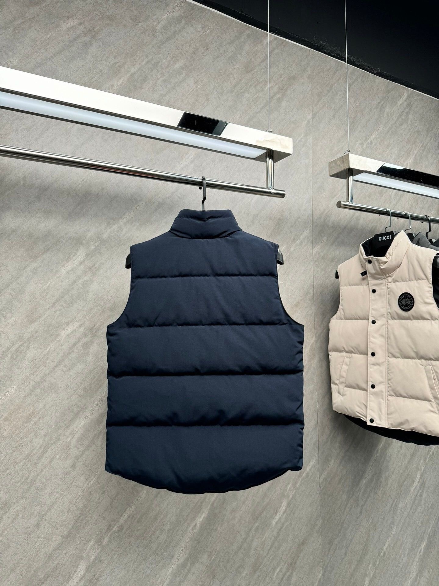 Canada Goose Freestyle Bodywarmer Navy Blue Logo - Image 3