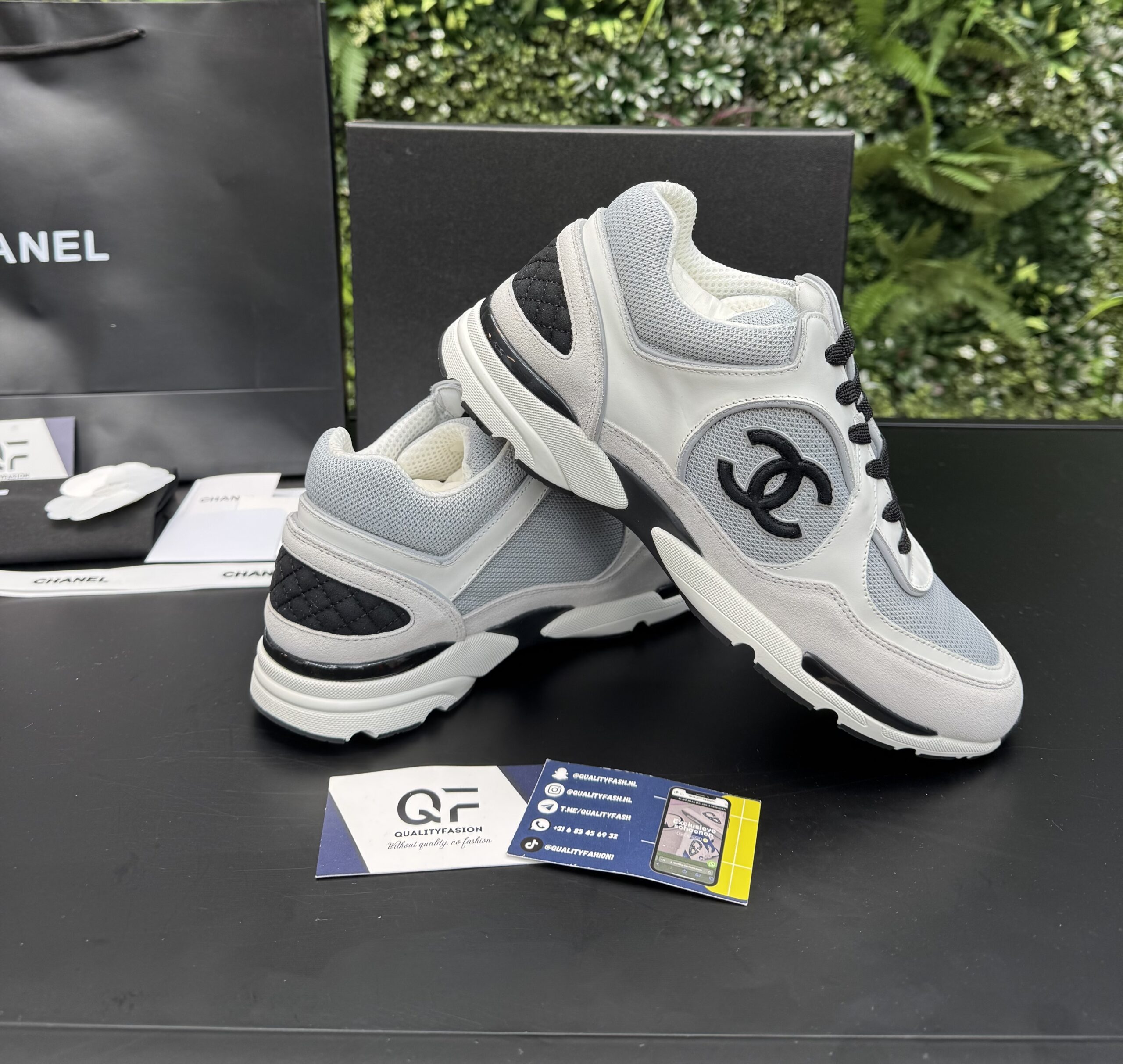 Chanel Low Top Trainer White/Black - Image 2