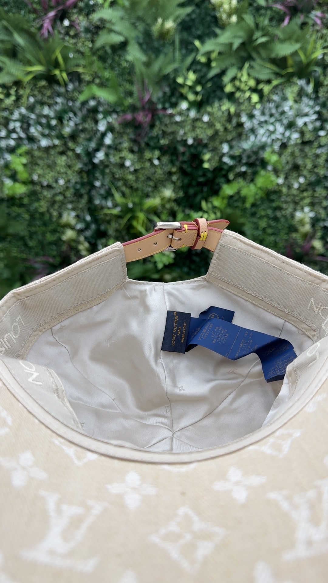 Louis Vuitton Monogram Essential Cap Crème - Image 2