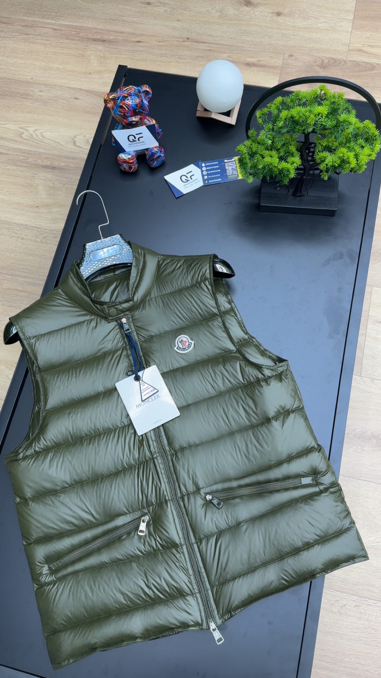 Moncler Gui Down Bodywarmer Khaki