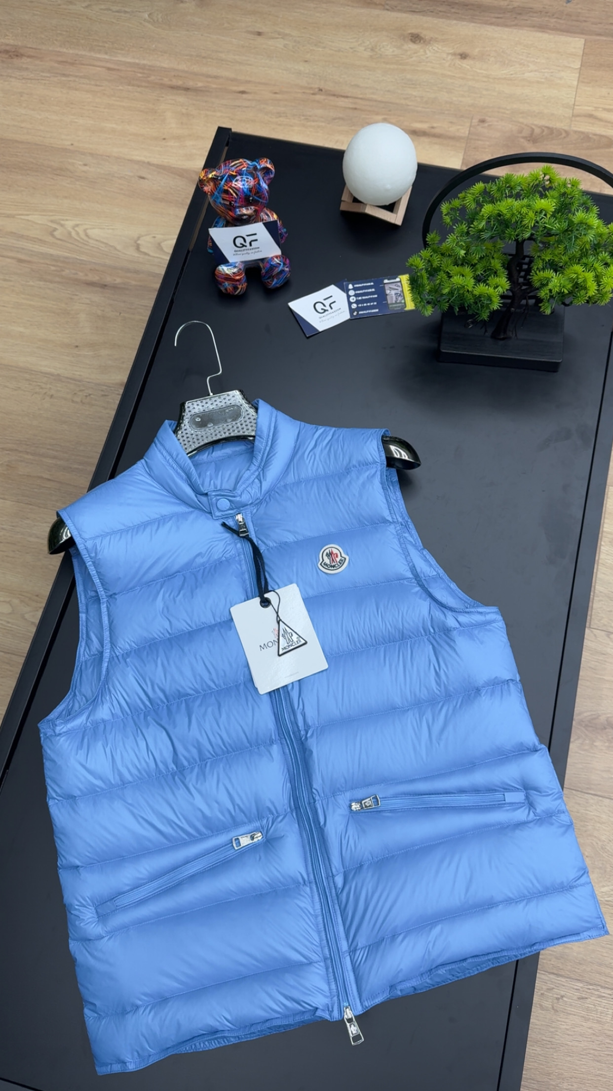 Moncler Gui Down Bodywarmer Ciel Blue