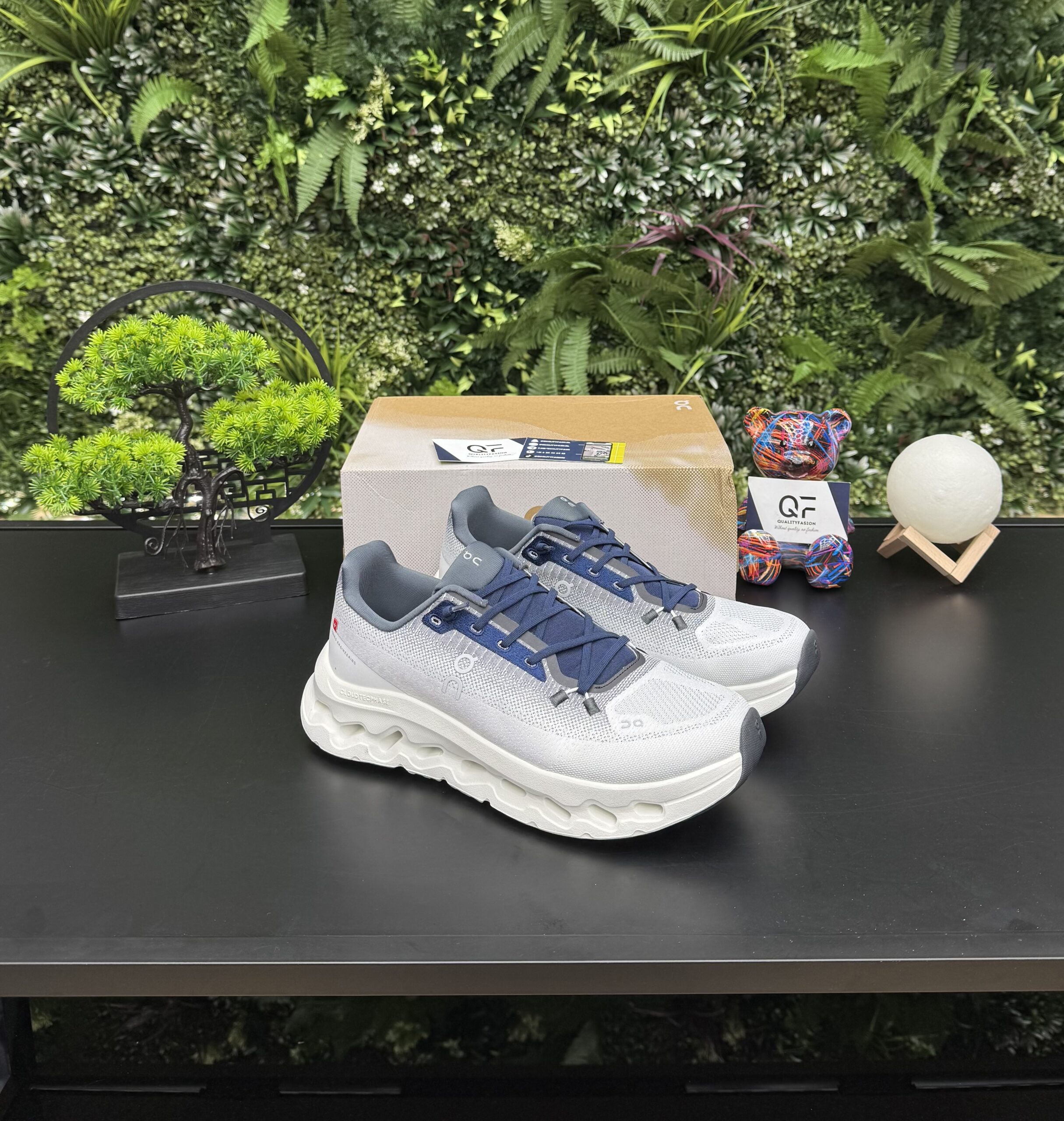 On Running Cloudtilt Sneaker White/Navy - Image 1