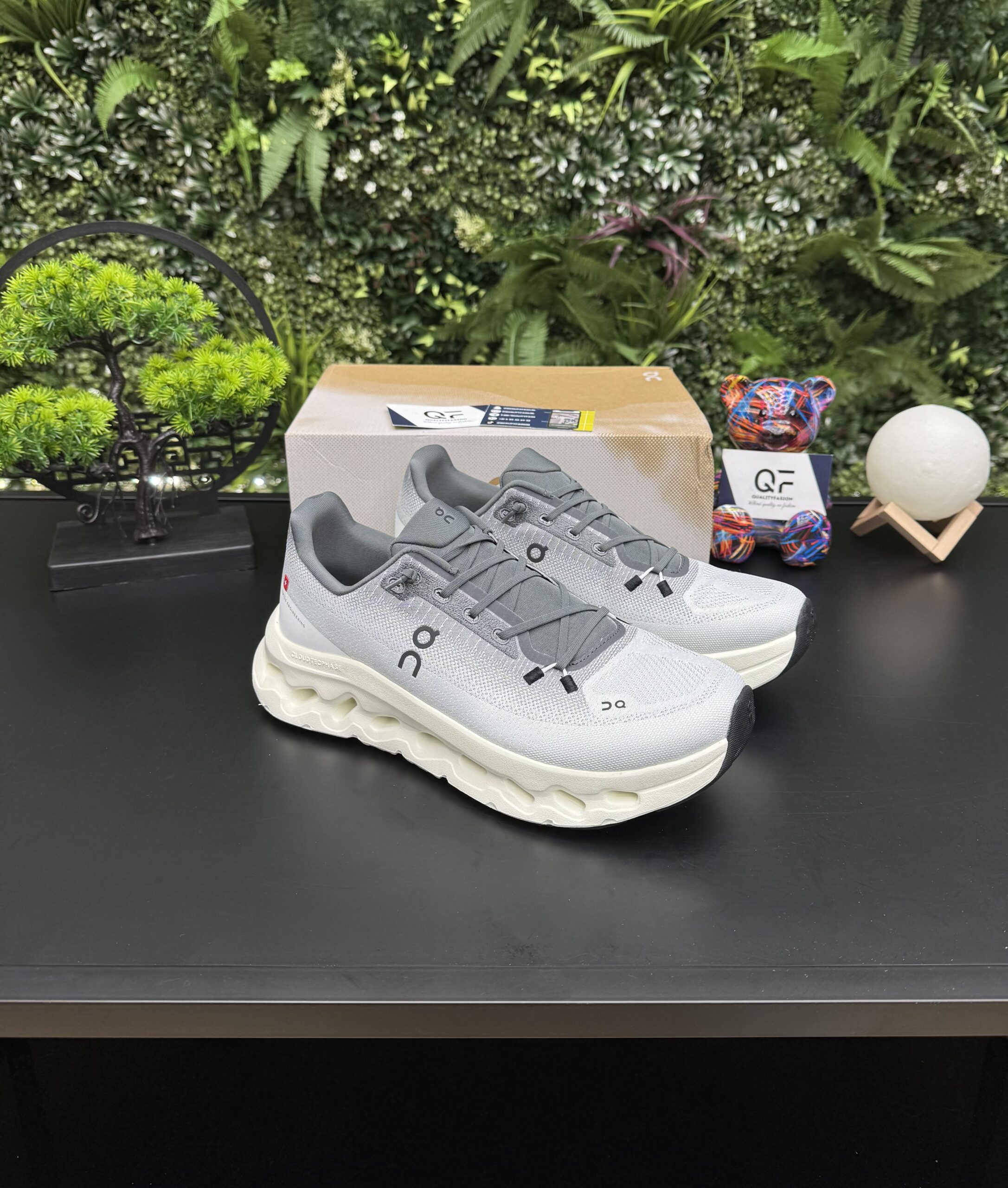 On Running Cloudtilt Sneaker White/Grey - Image 1