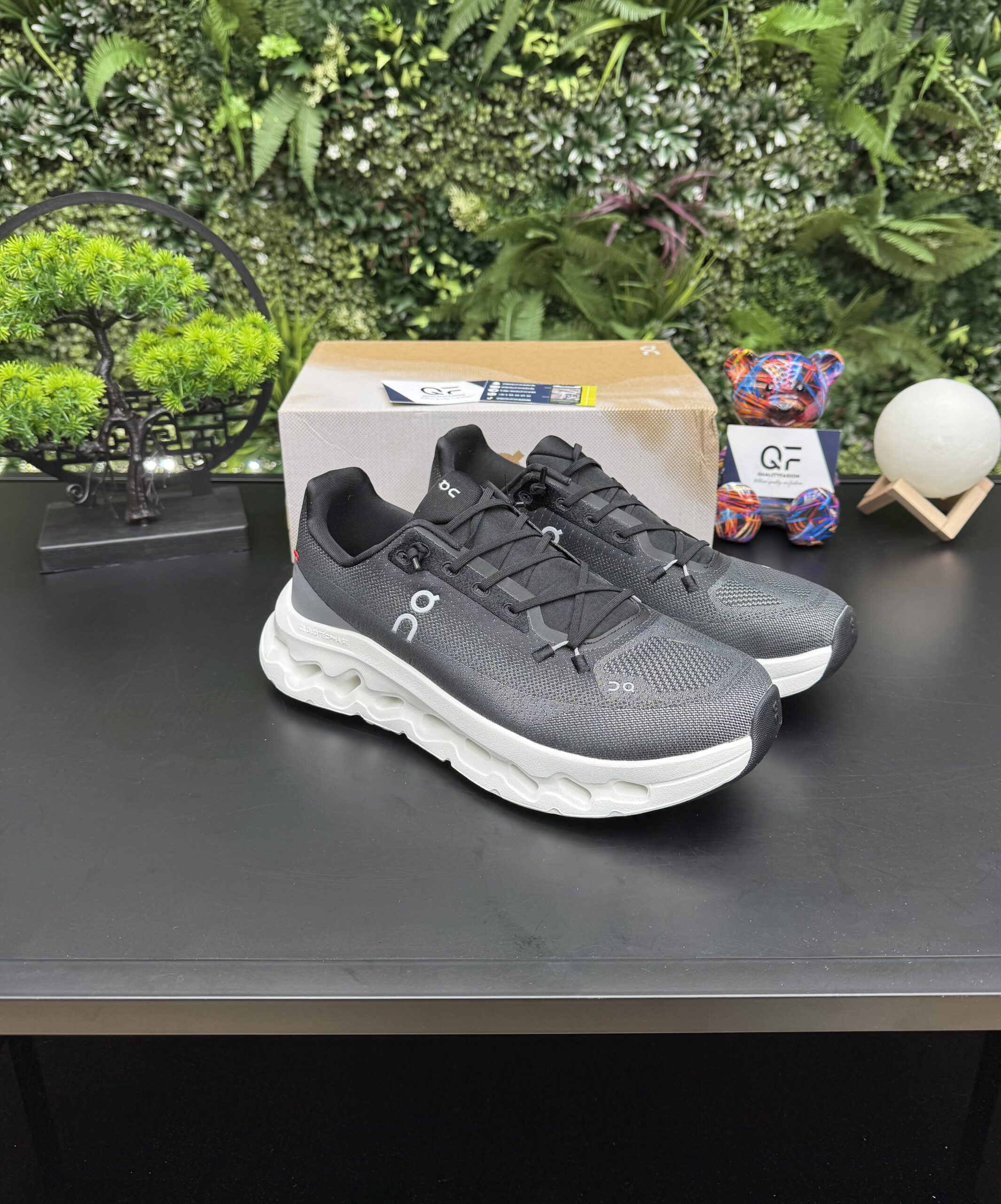 On Running Cloudtilt Sneaker Black/White - Image 1