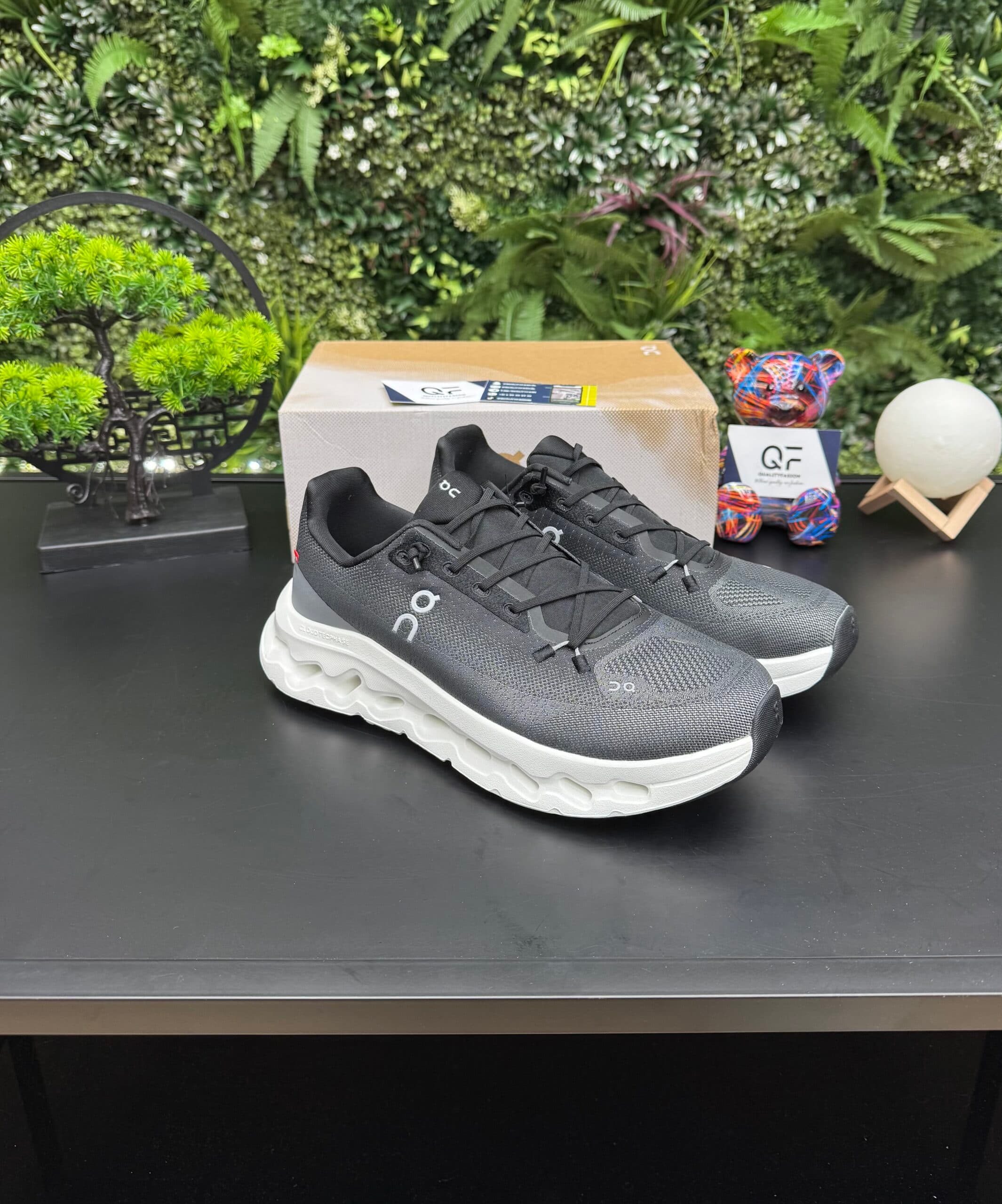 On Running Cloudtilt Sneaker Black/White