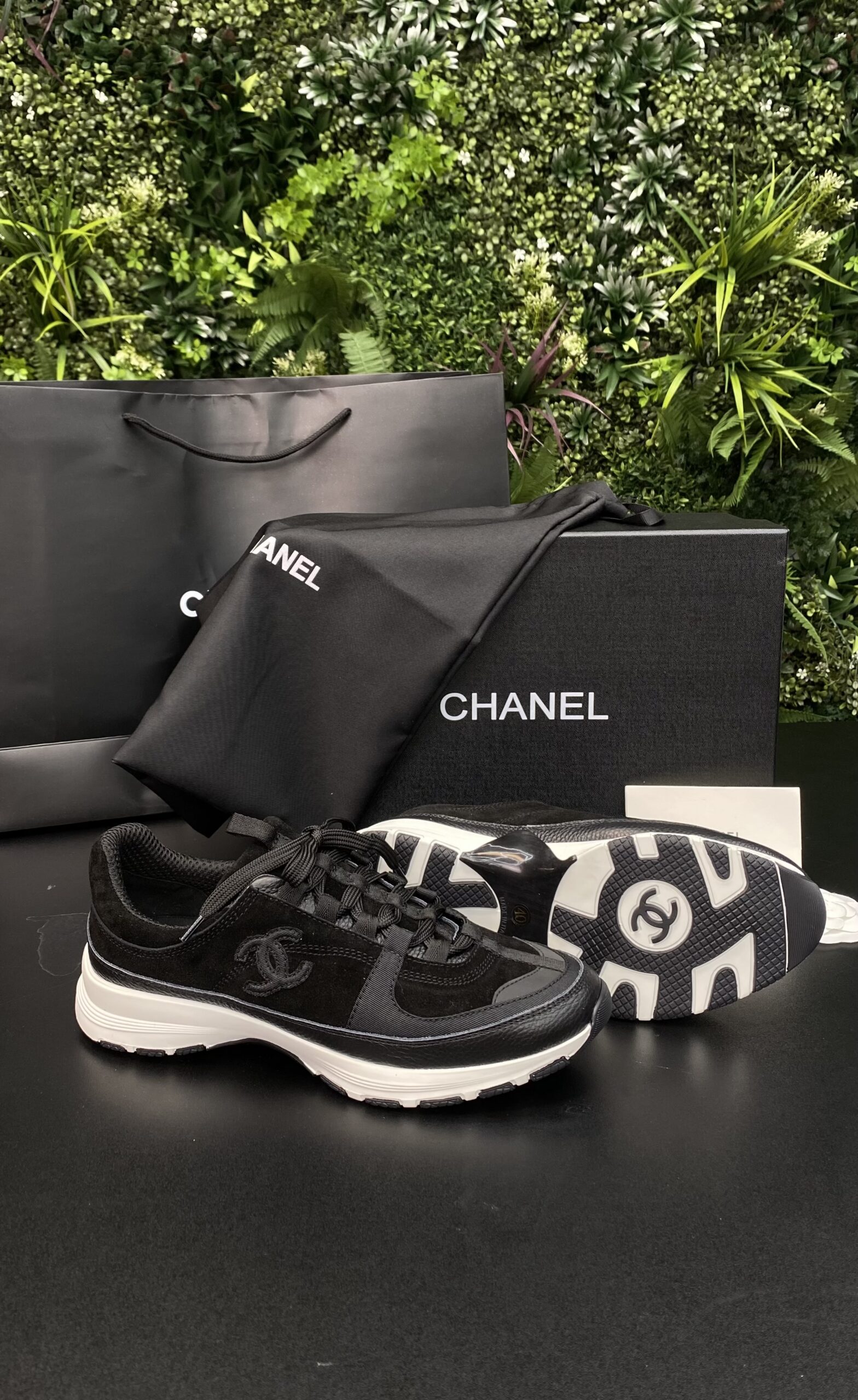Chanel Low Top CC Runner Black/White - Image 1