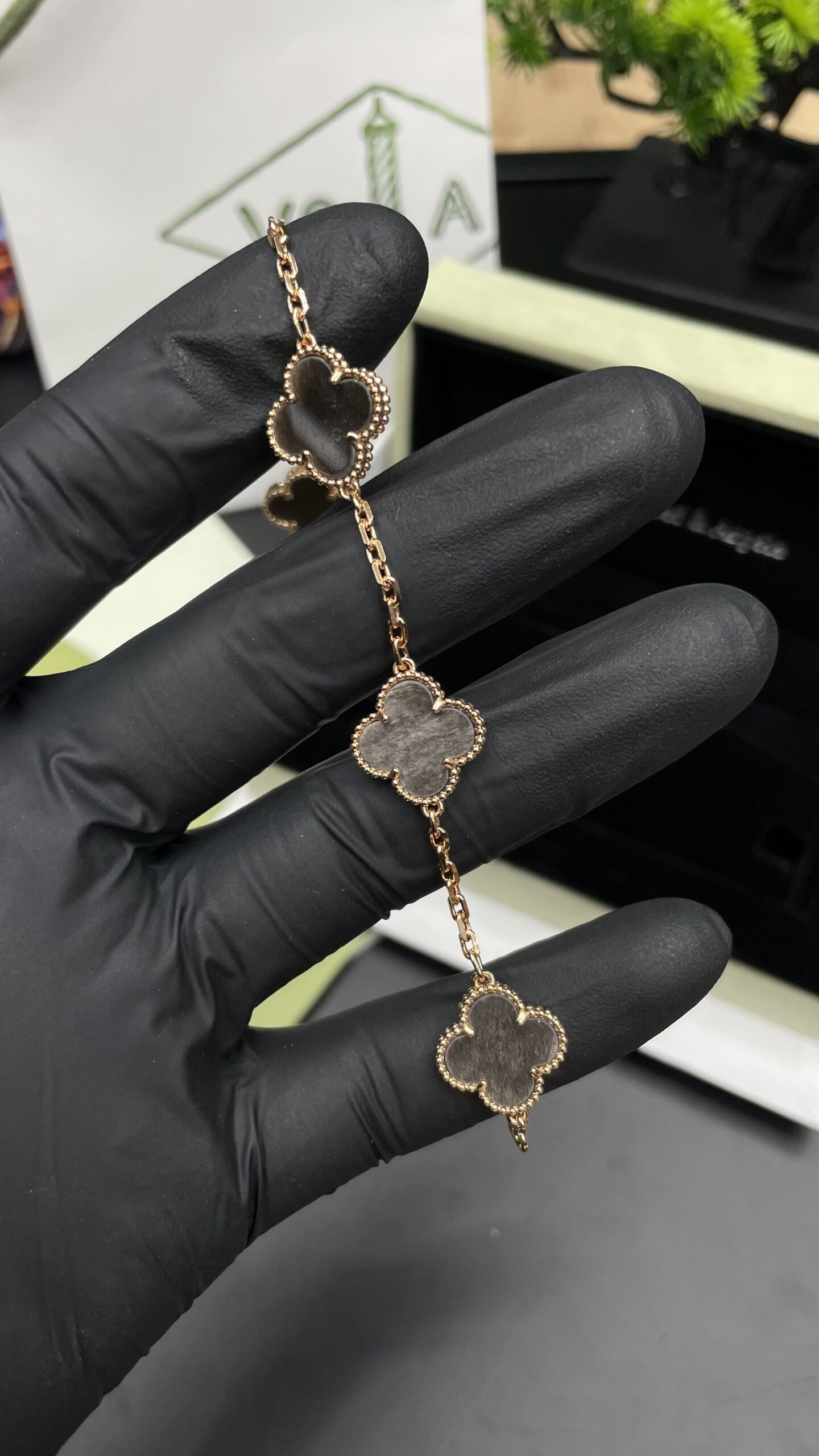Van Cleef & Arpels Vintage Alhambra bracelet 5 motifs Rosé Gold/Grey - Image 2