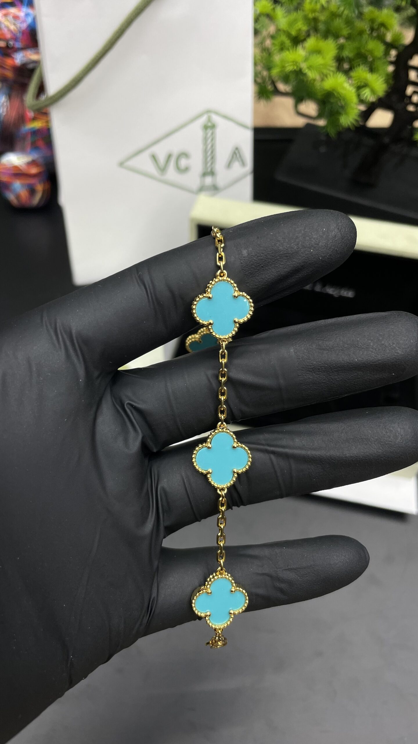 Van Cleef & Arpels Vintage Alhambra bracelet 5 motifs Gold/Turqouise - Image 2