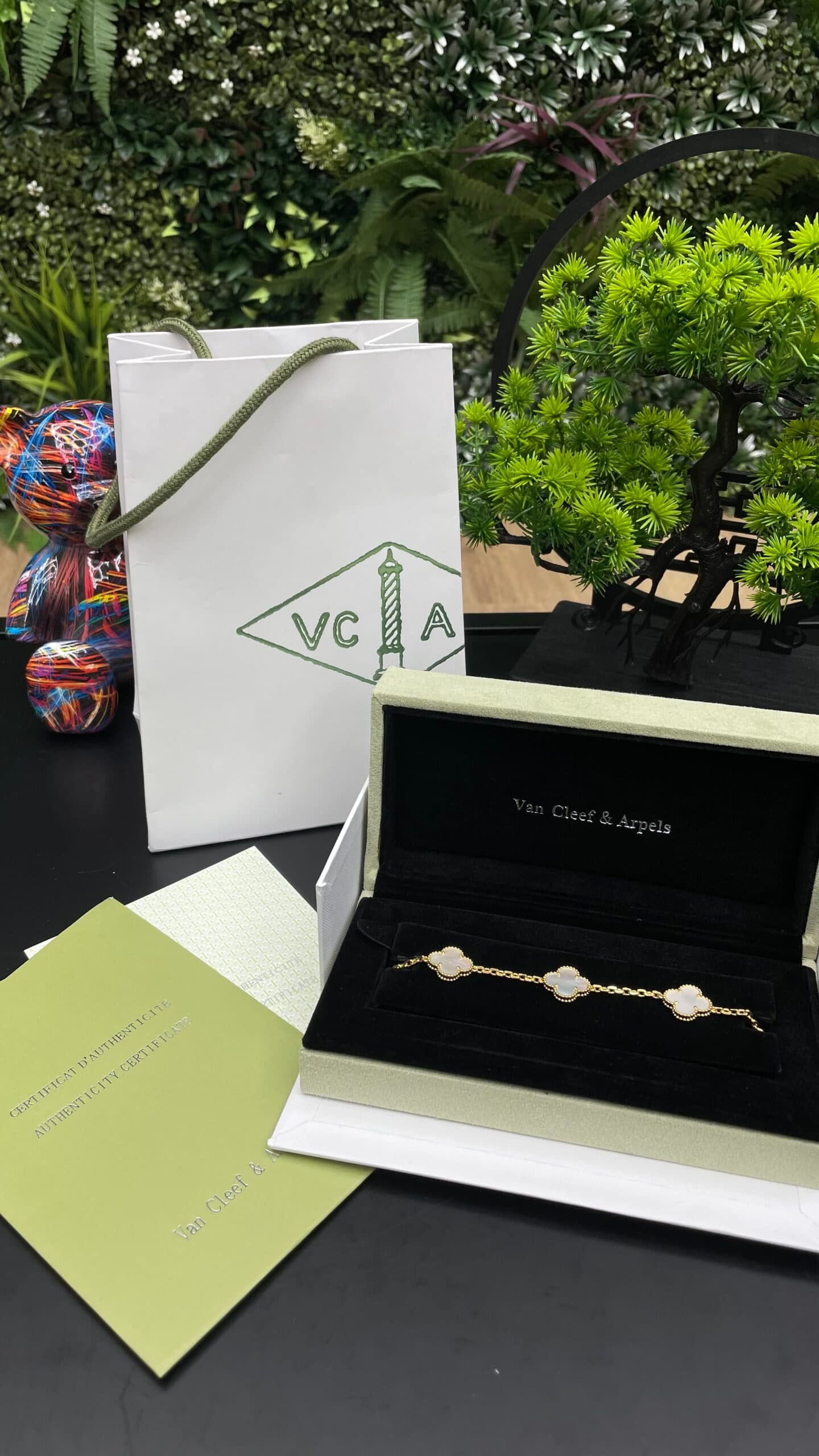 Van Cleef & Arpels Vintage Alhambra bracelet 5 motifs Gold/White