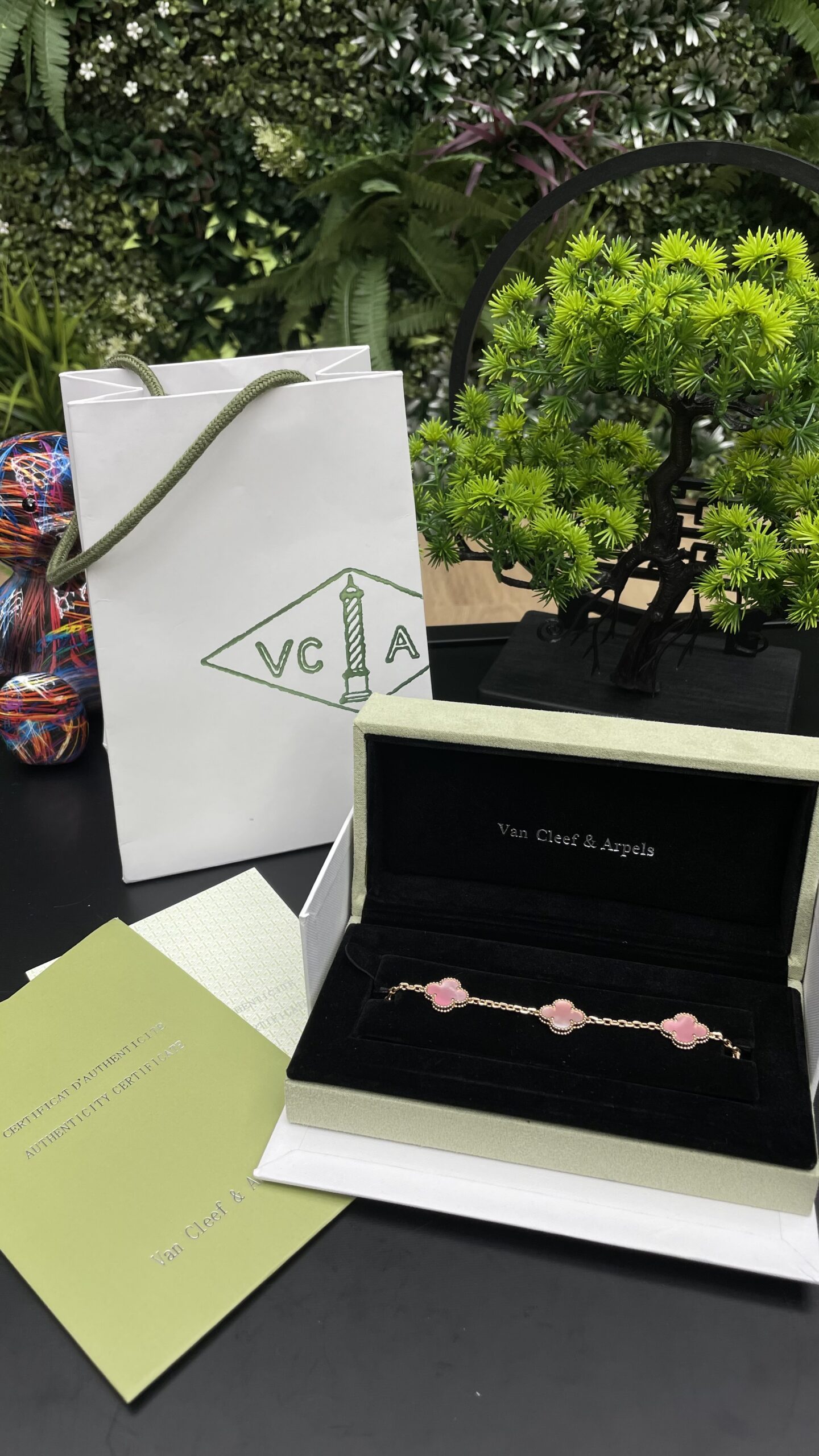 Van Cleef & Arpels Vintage Alhambra bracelet 5 motifs Gold/Pink - Image 1