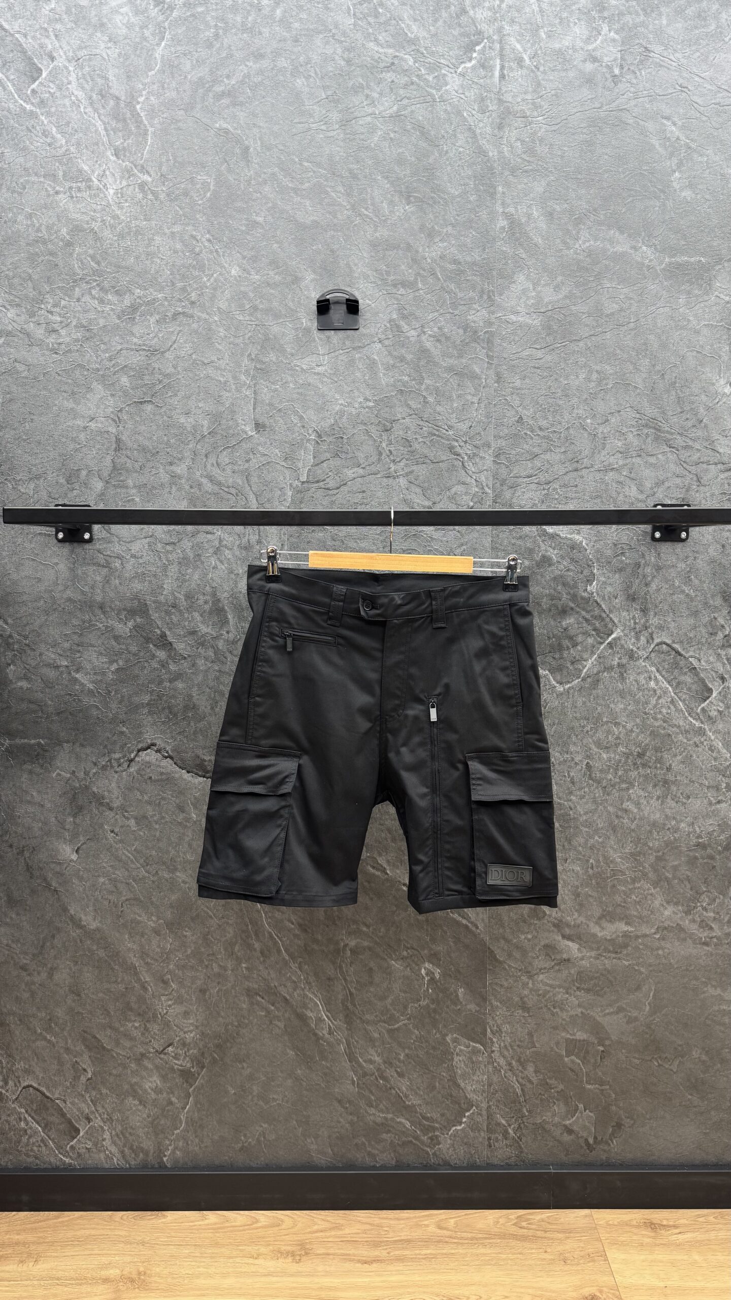 Dior Short Cargo Pants Black - Image 1