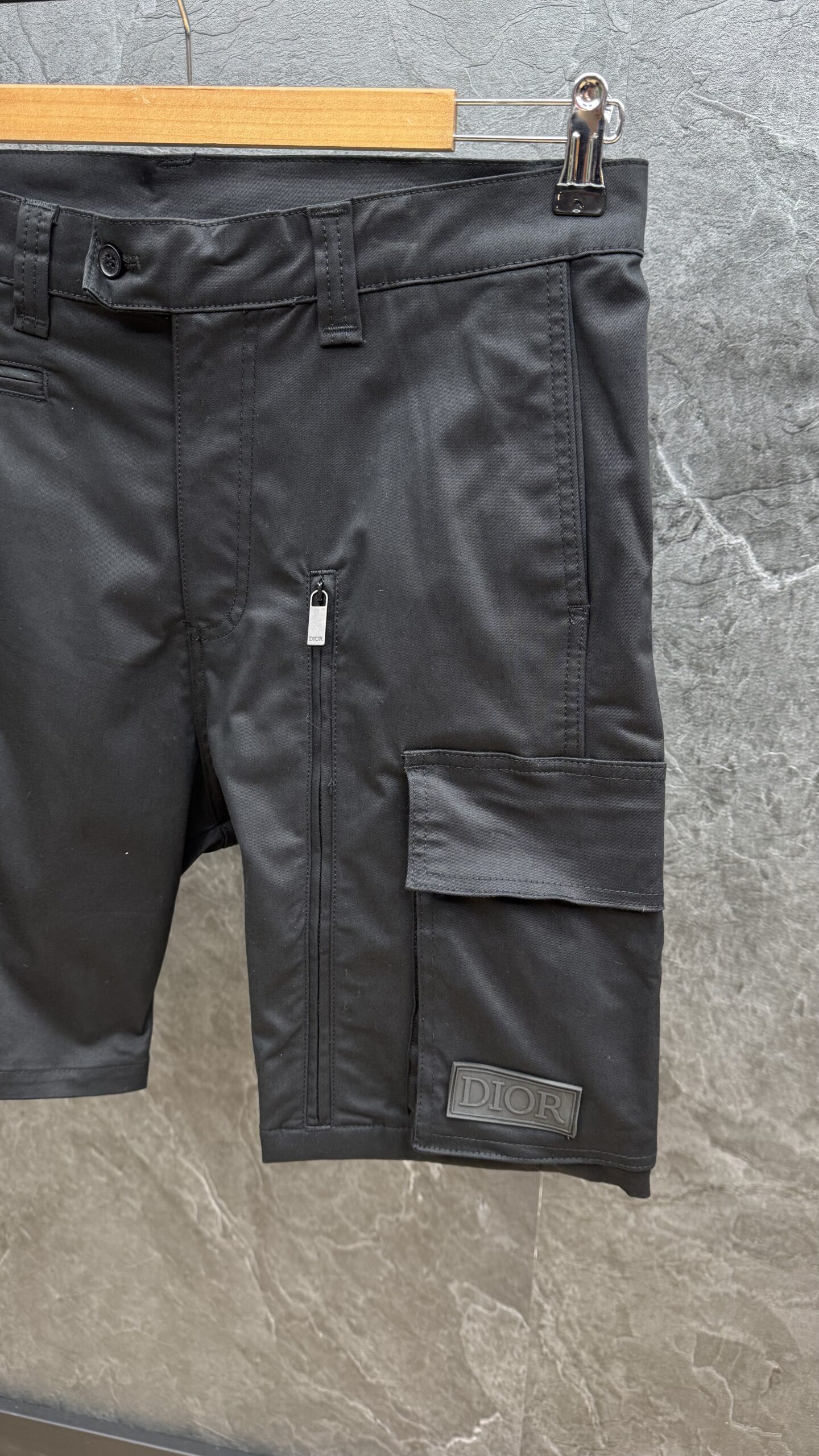Dior Short Cargo Pants Black - Image 2