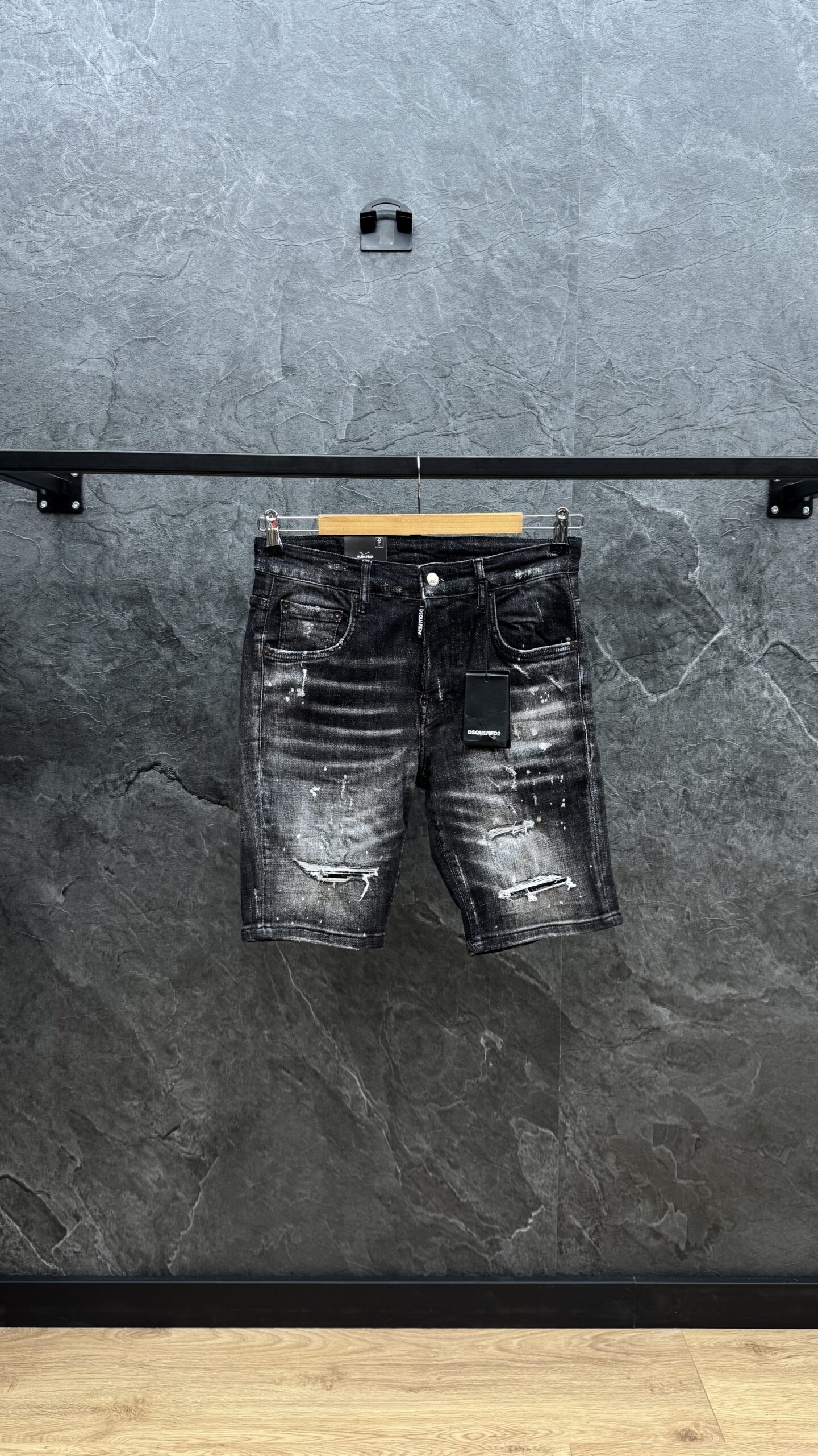 Dsquared2 1964 Authentic Short Jeans Black - Image 1