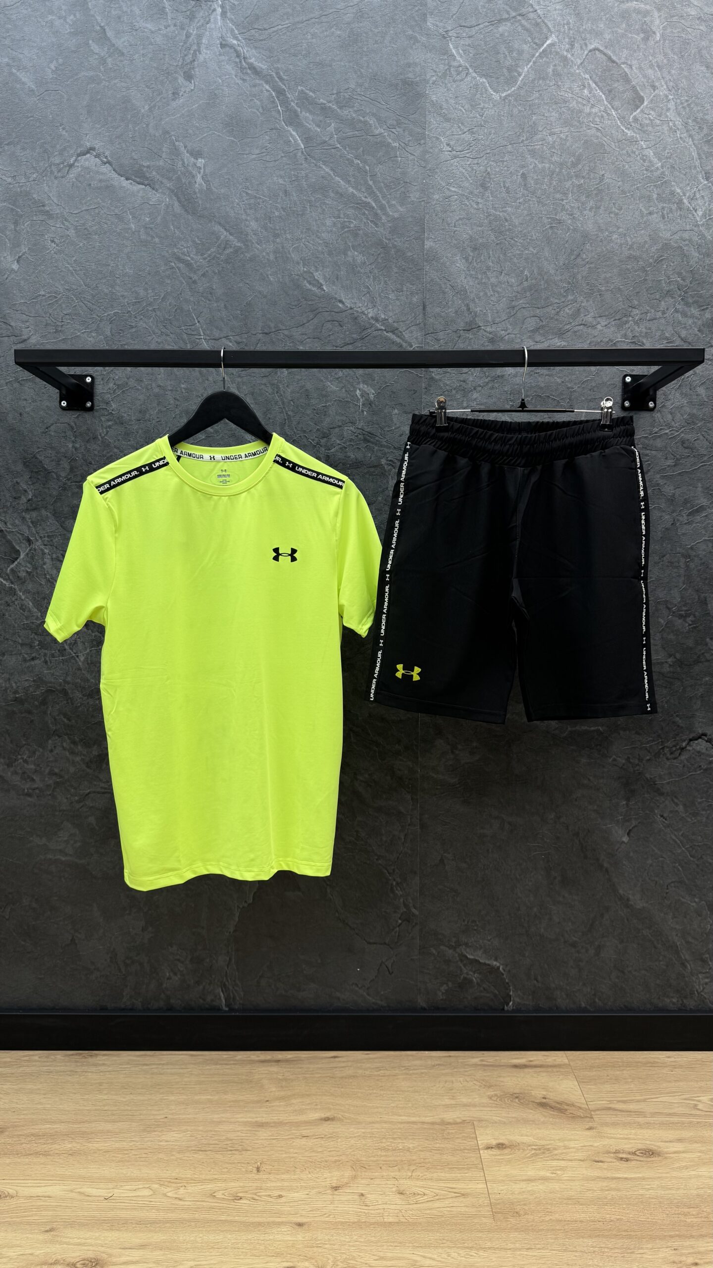 Under Armour 2 piece Set Yellow
