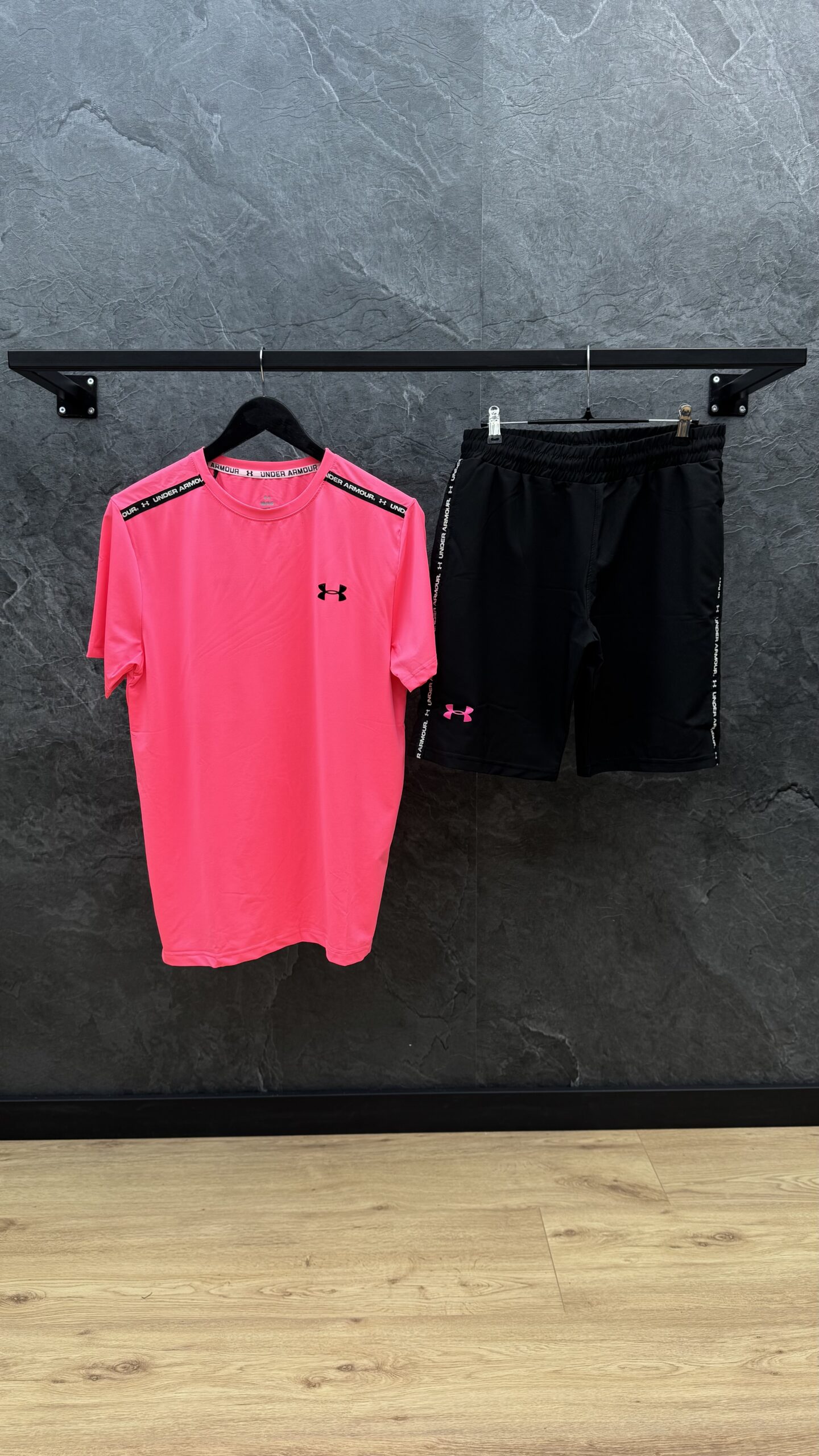 Under Armour 2 piece Set Pink