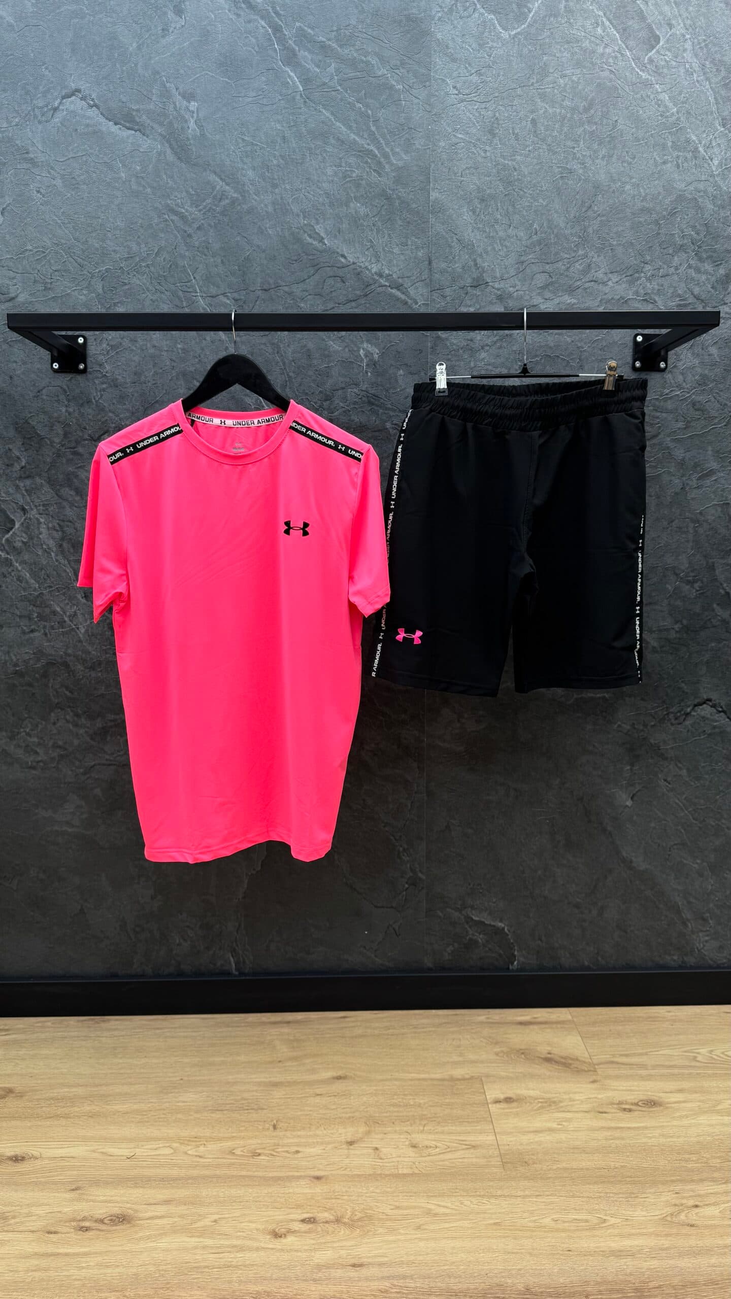 Under Armour 2 piece Set Pink