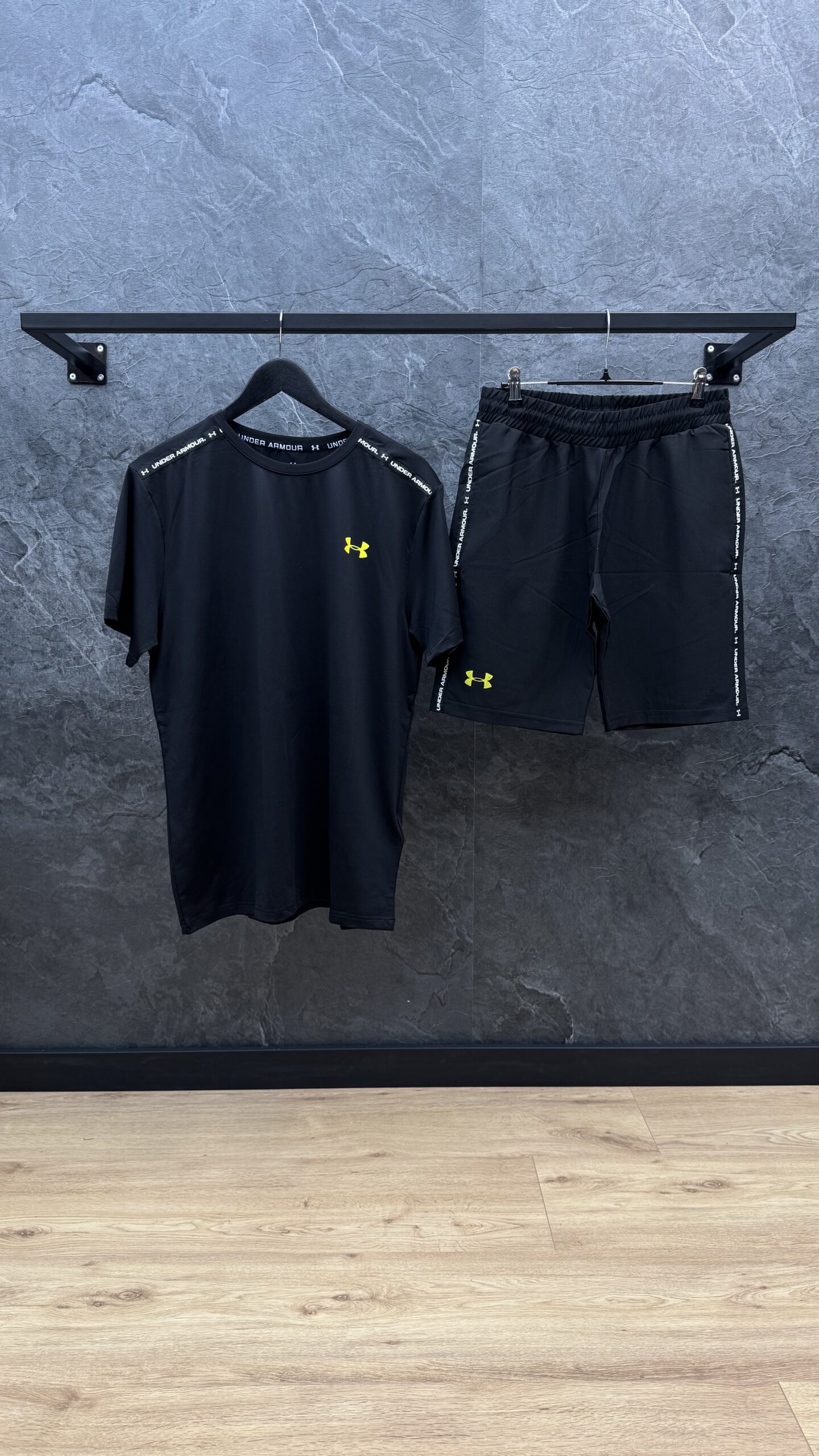 Under Armour 2 piece Set Black