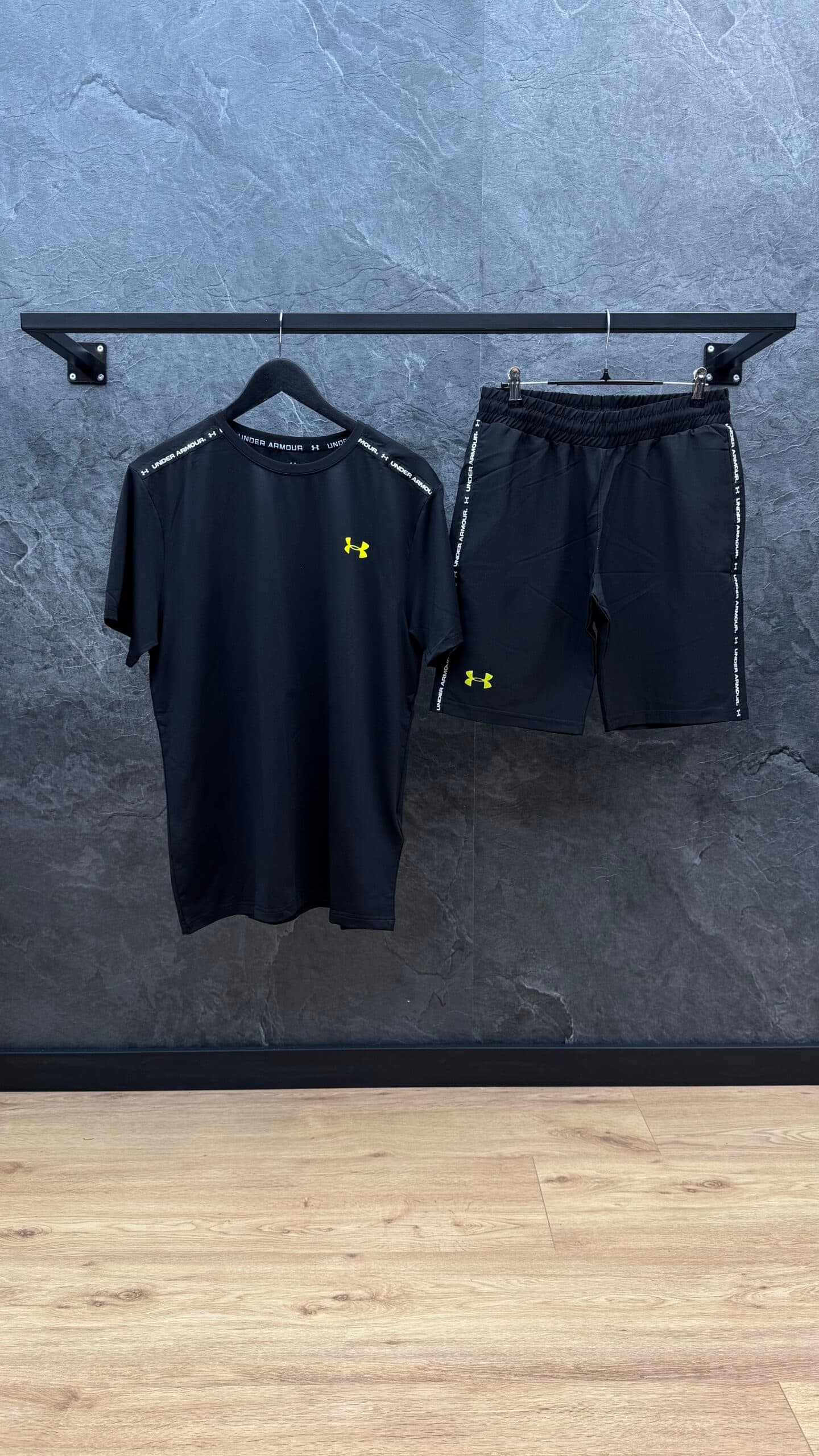 Under Armour 2 piece Set Black