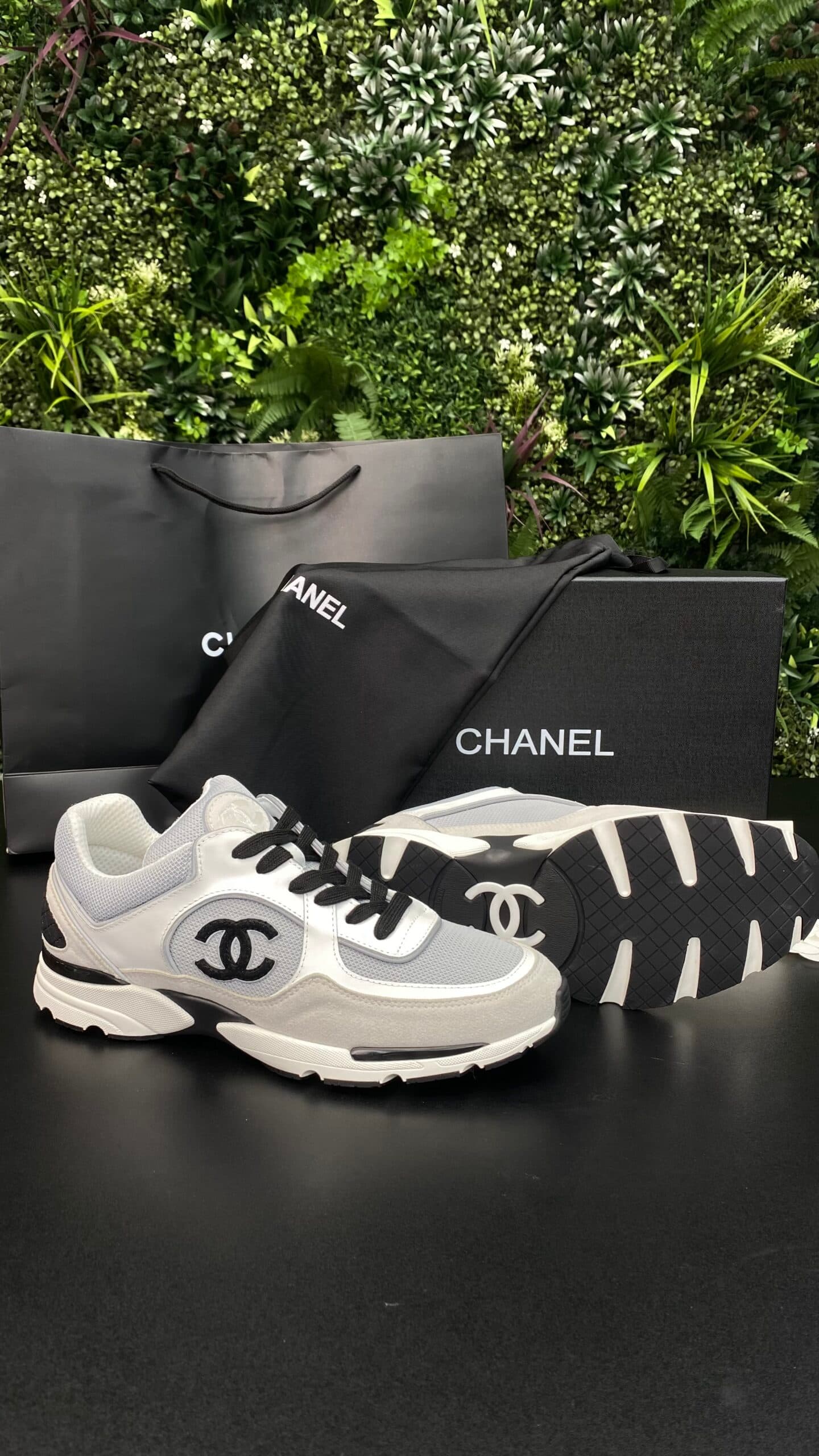 Chanel Low Top Trainer White/Black