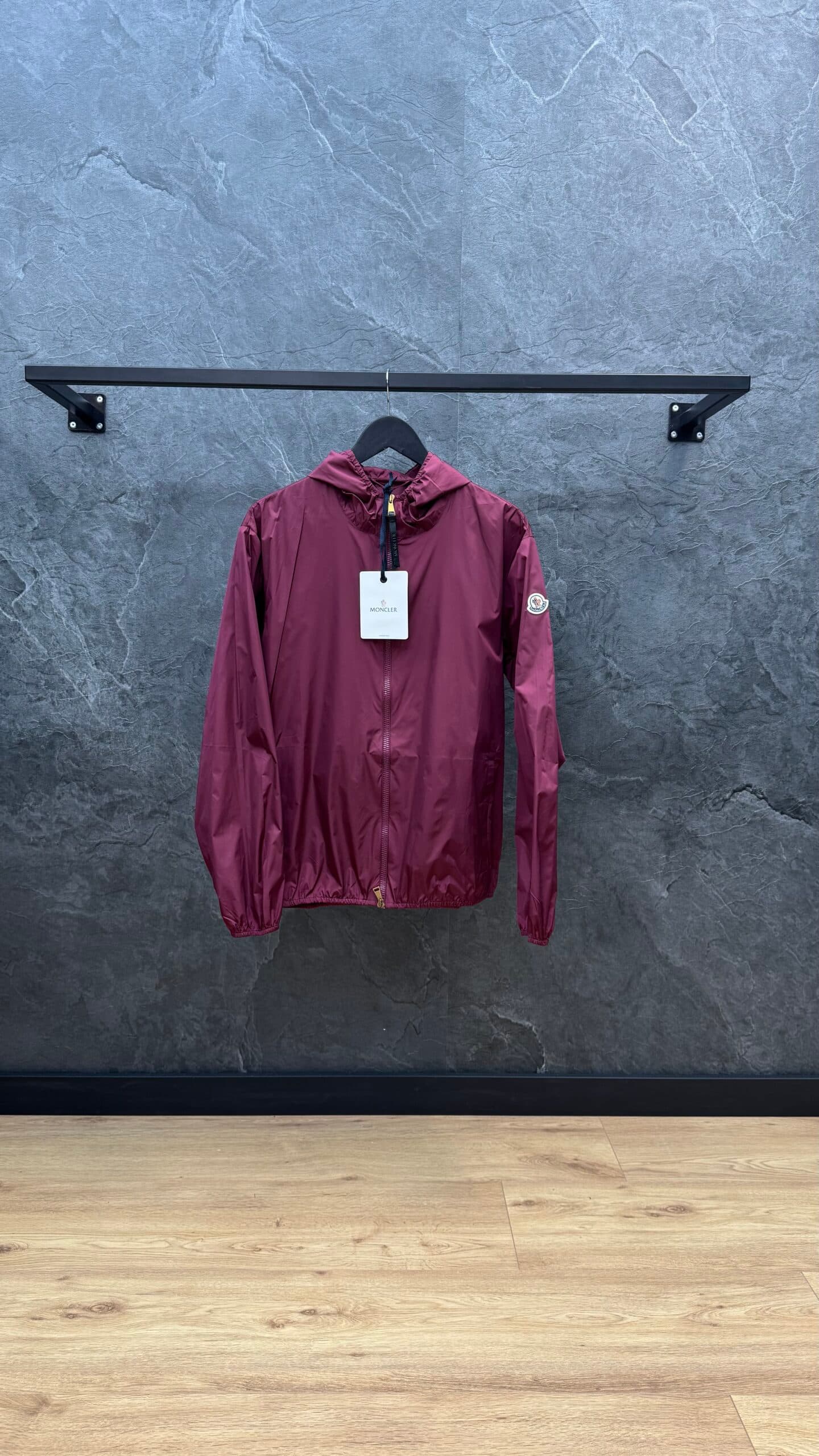 Moncler Traversier Windbreaker Bordeaux