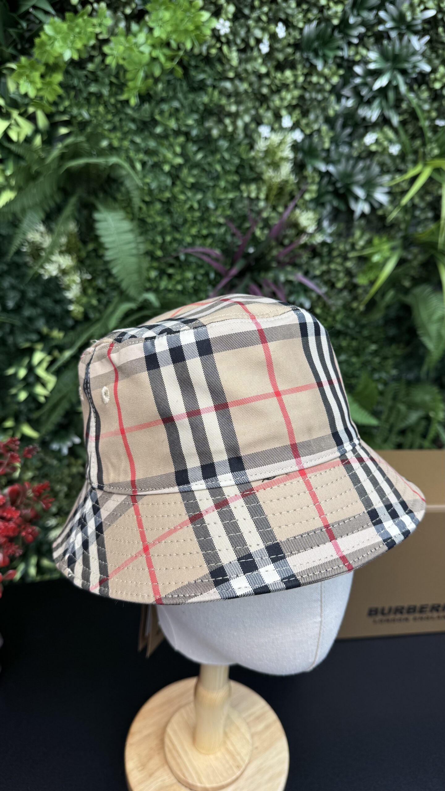 Burberry Checkered Vintage Bucket Hat ( Woman size ) - Image 2