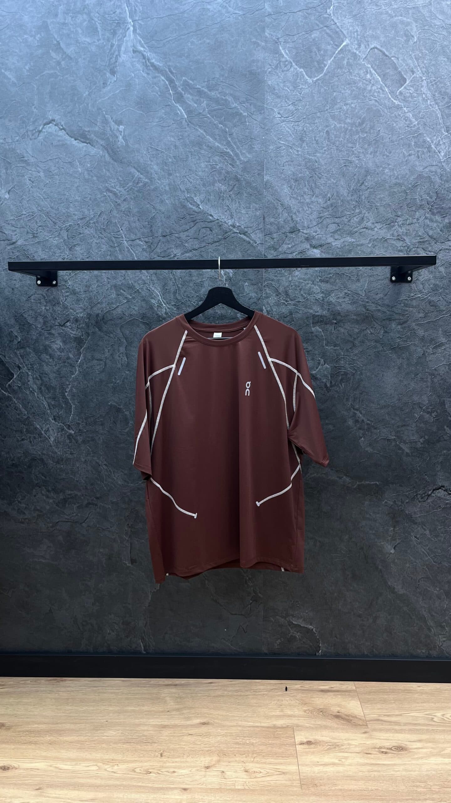 On Running Oversized T Shirt Bordeaux