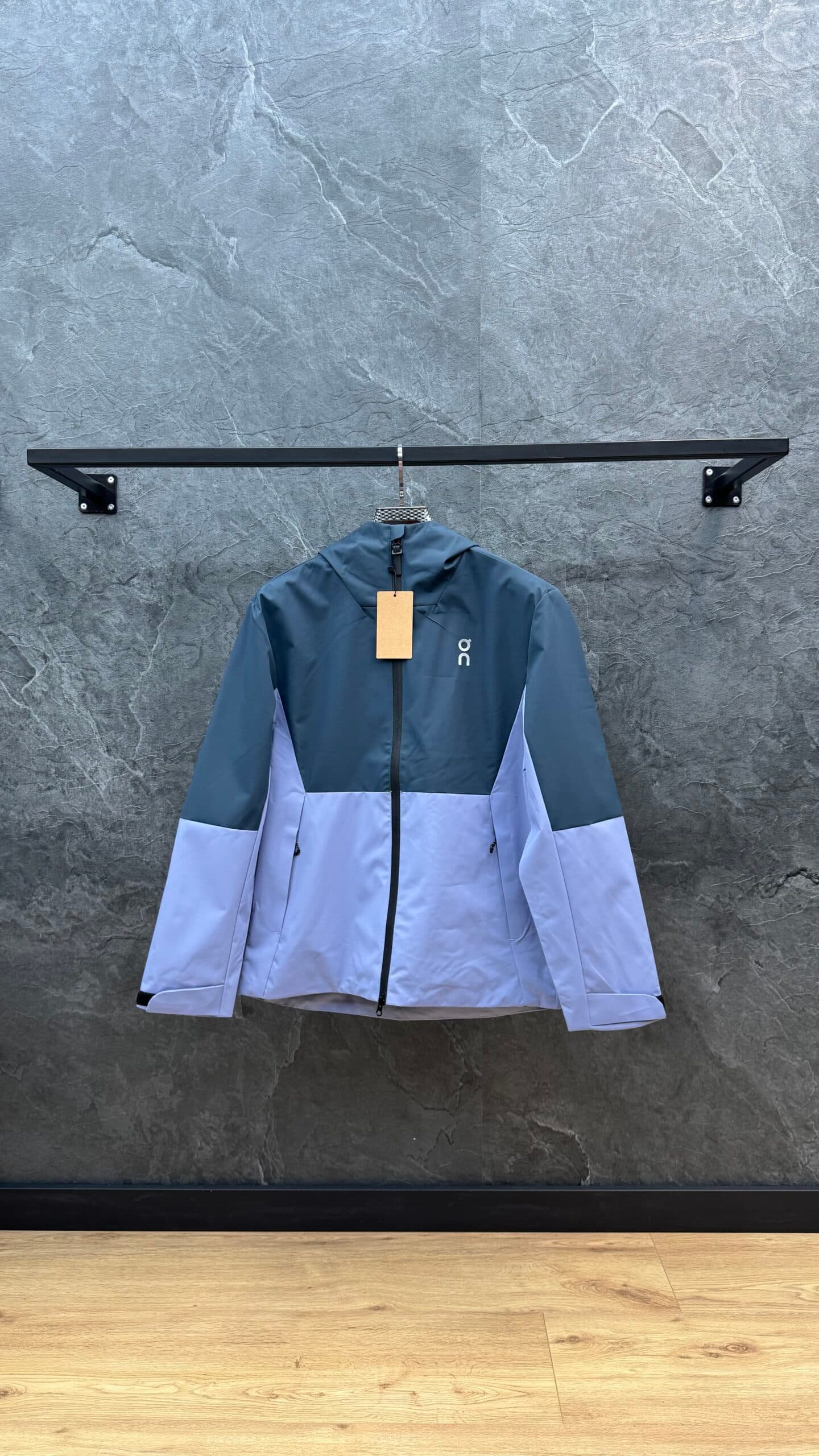On Running Windbreaker Ciel Blue/Indigo