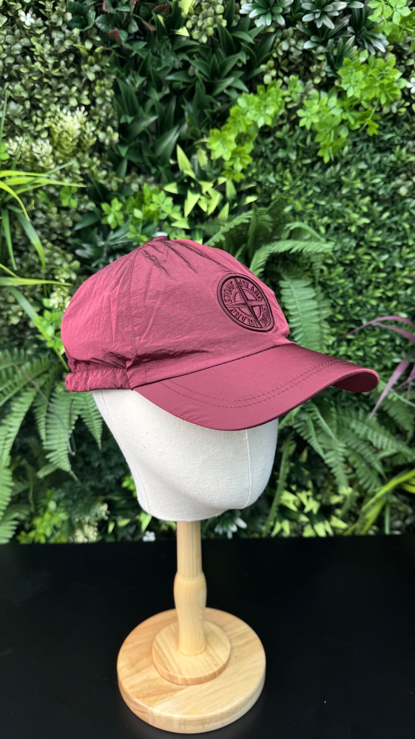 Stone Island Nylon Metal Cap Bordeaux