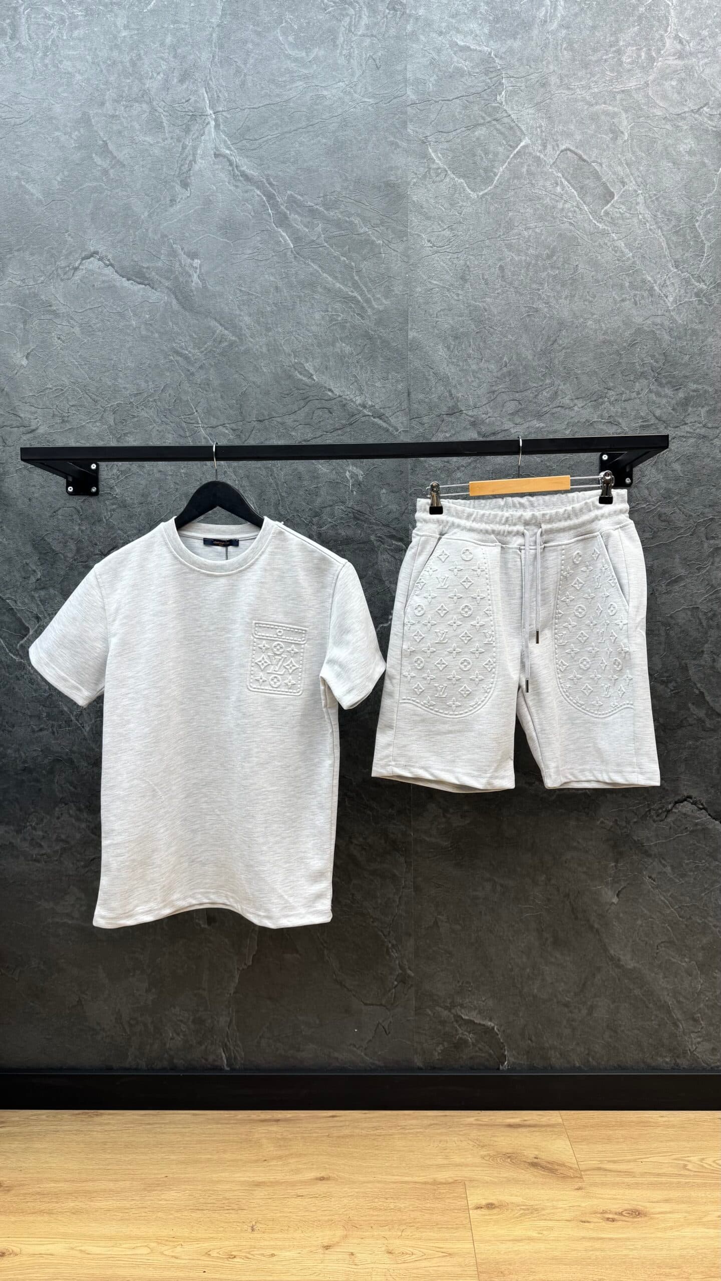 Louis Vuitton Logo Summer Set Grey