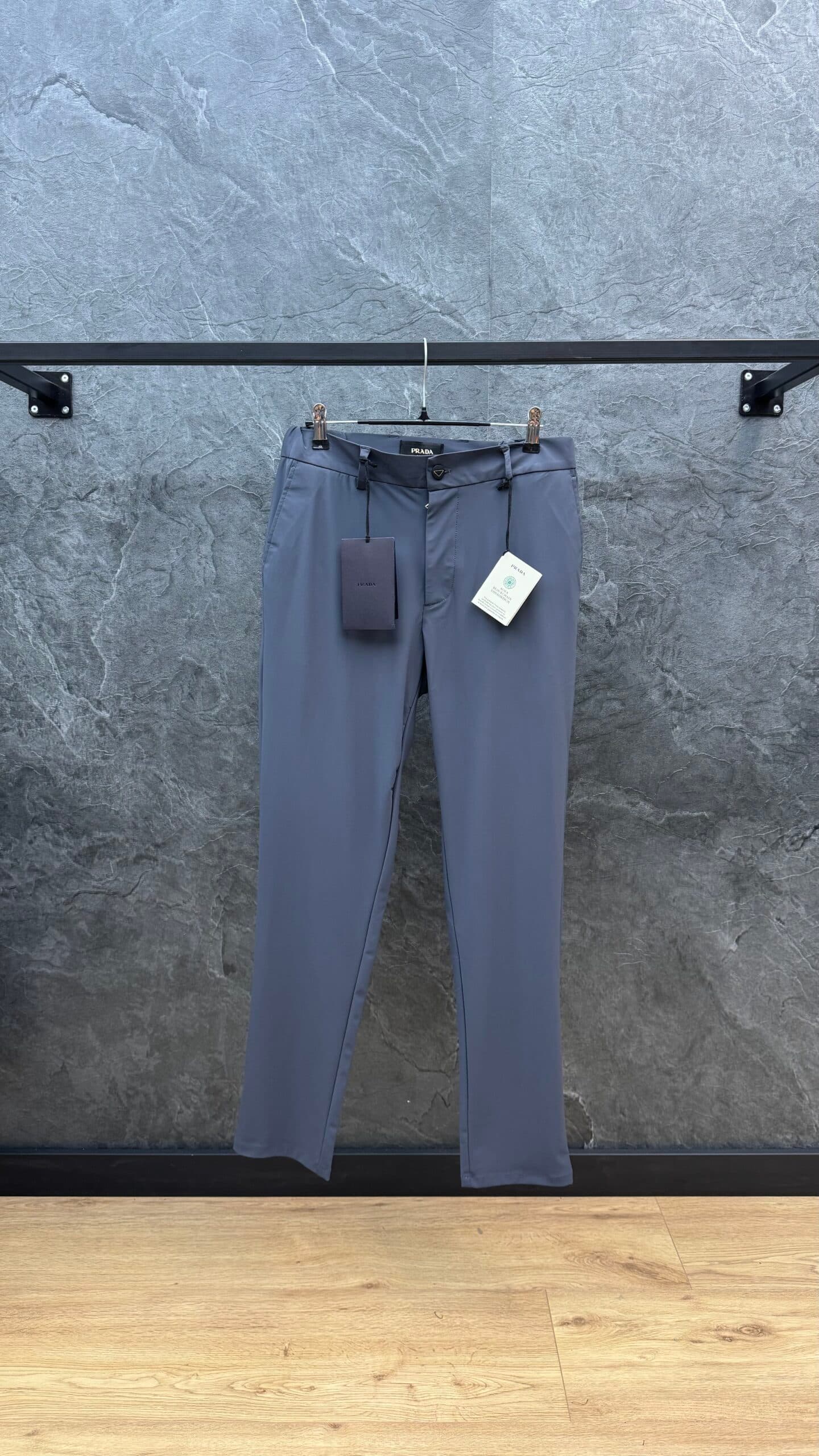 Prada Re-Nylon Logo Pantalon Antraciet