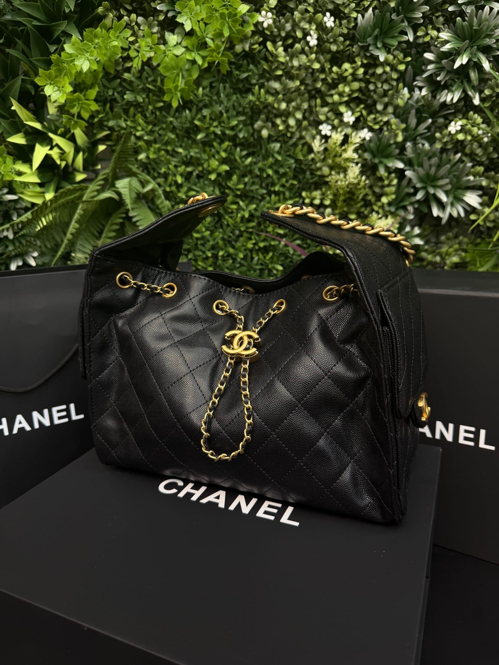 Chanel 25 bag Small Black