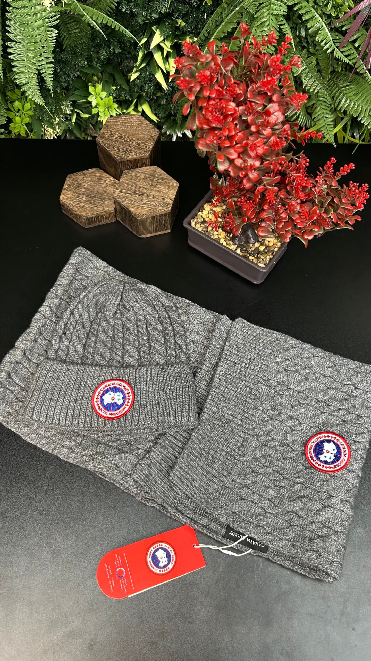 Canada Goose Scarf & Beanie Set Red Logo Grey