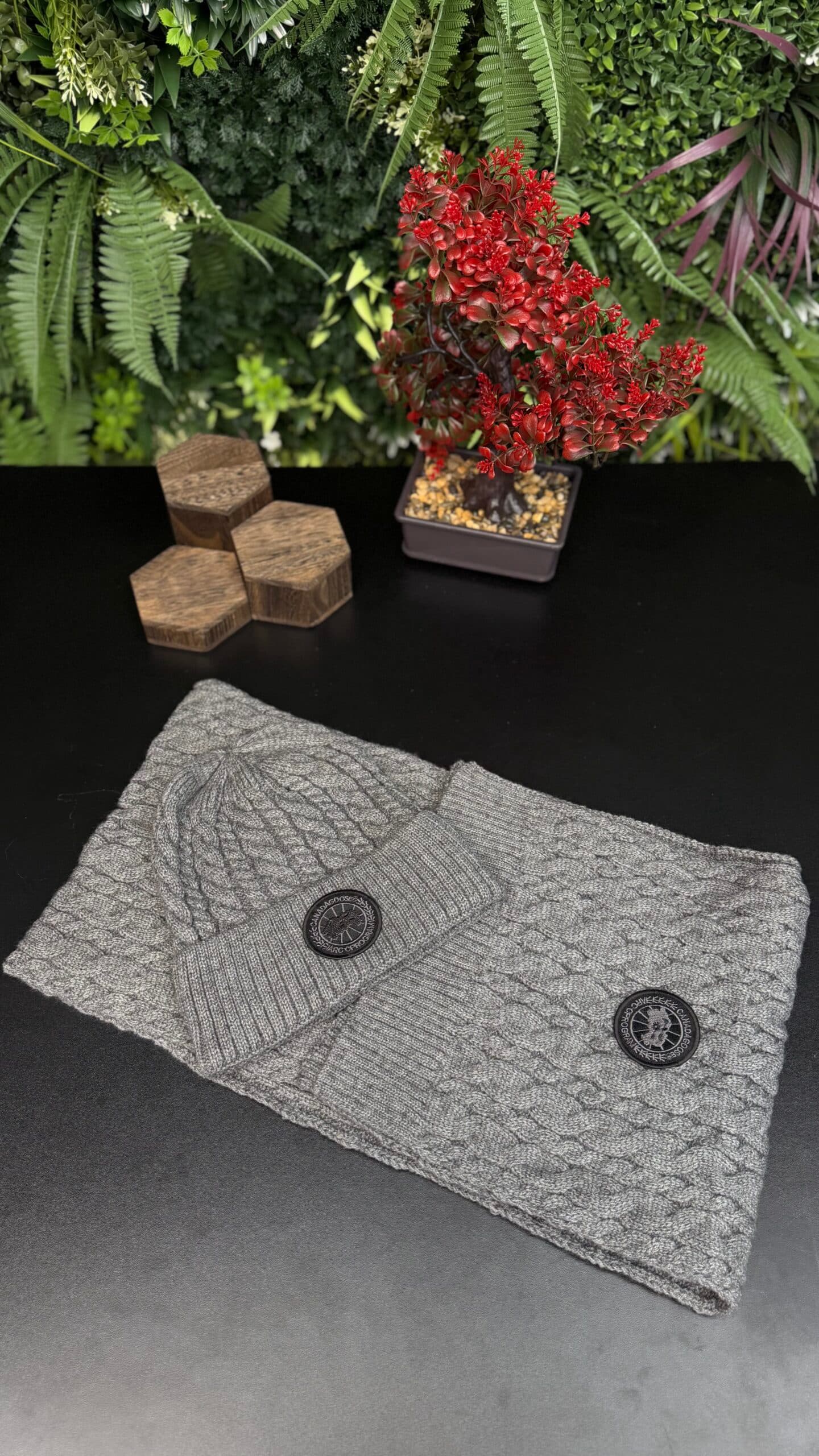 Canada Goose Scarf & Beanie Set Black Logo Grey