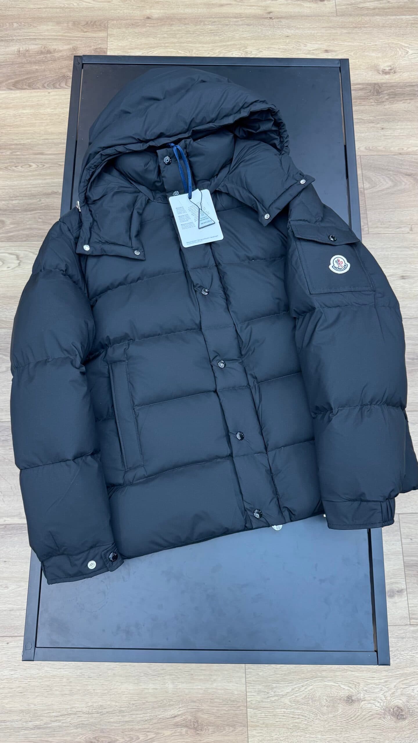 Moncler Vezere 70 Hooded Short Down Jacket Black