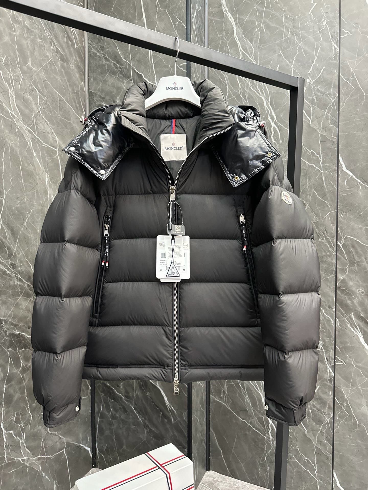 Moncler Poirier Short Down Jacket Black