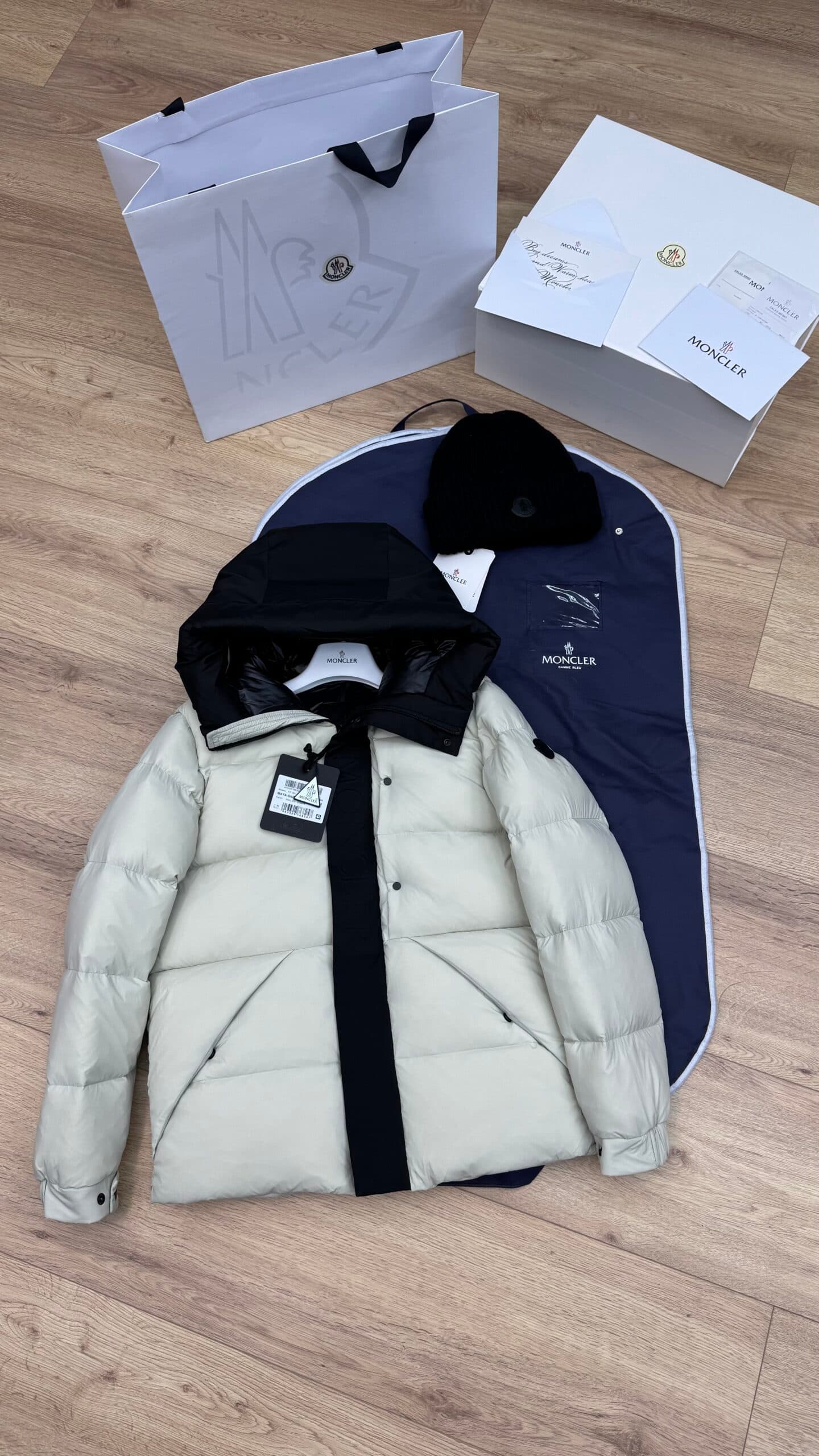 Moncler Madeira Hooded Short Down Jacket White